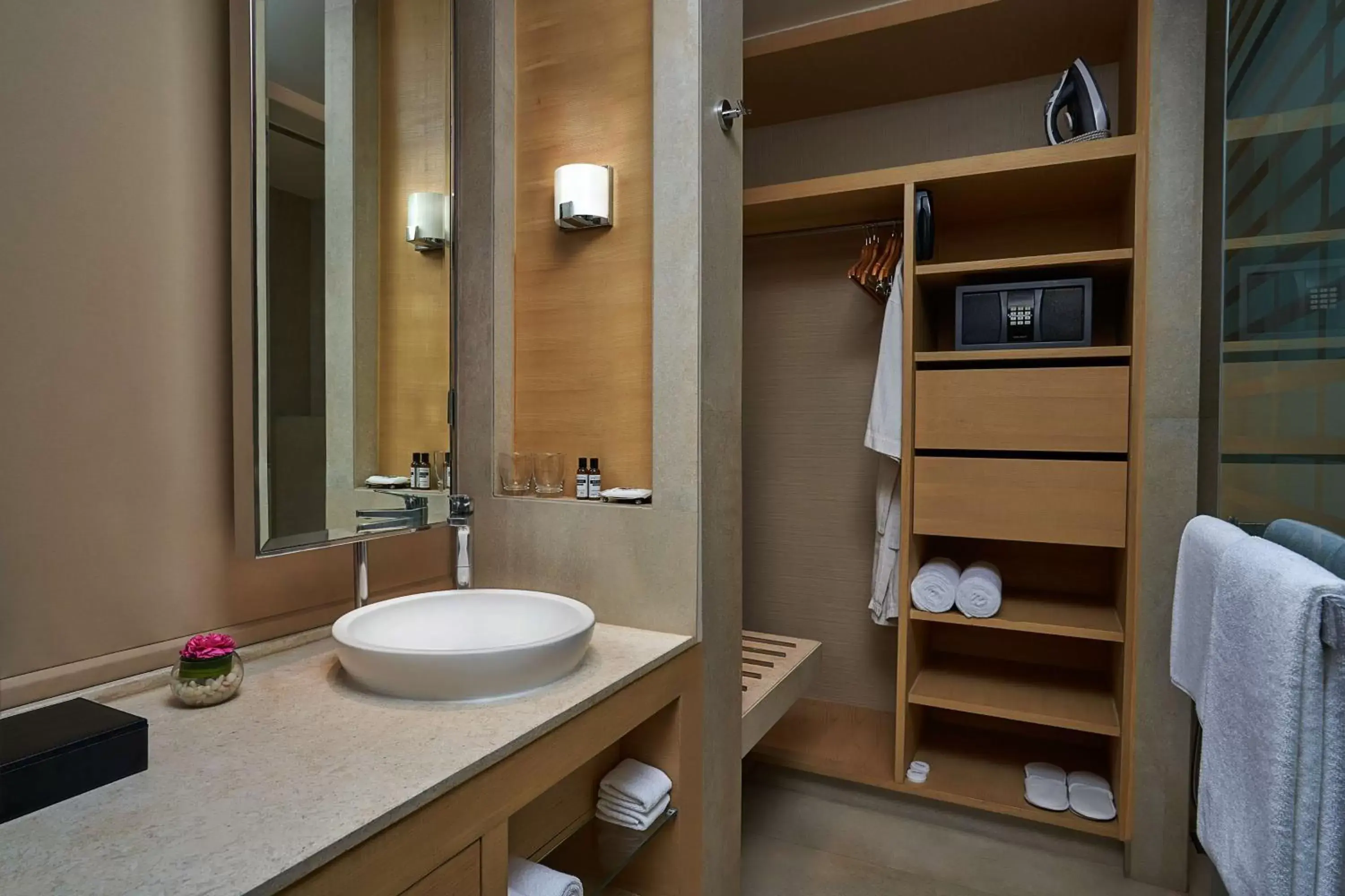 Bathroom in Hyatt Regency Lucknow Gomti Nagar