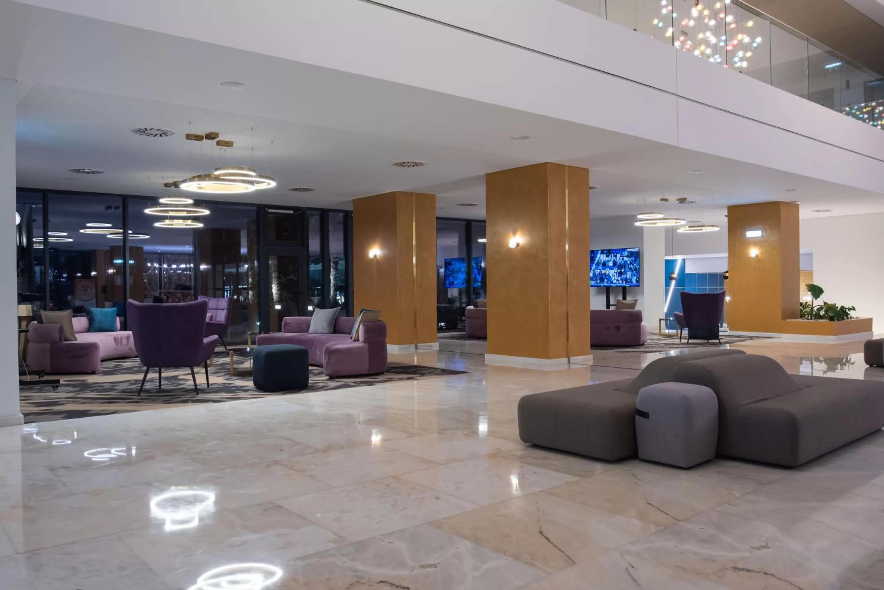 Lobby or reception in Sines Sea View Business & Leisure Hotel