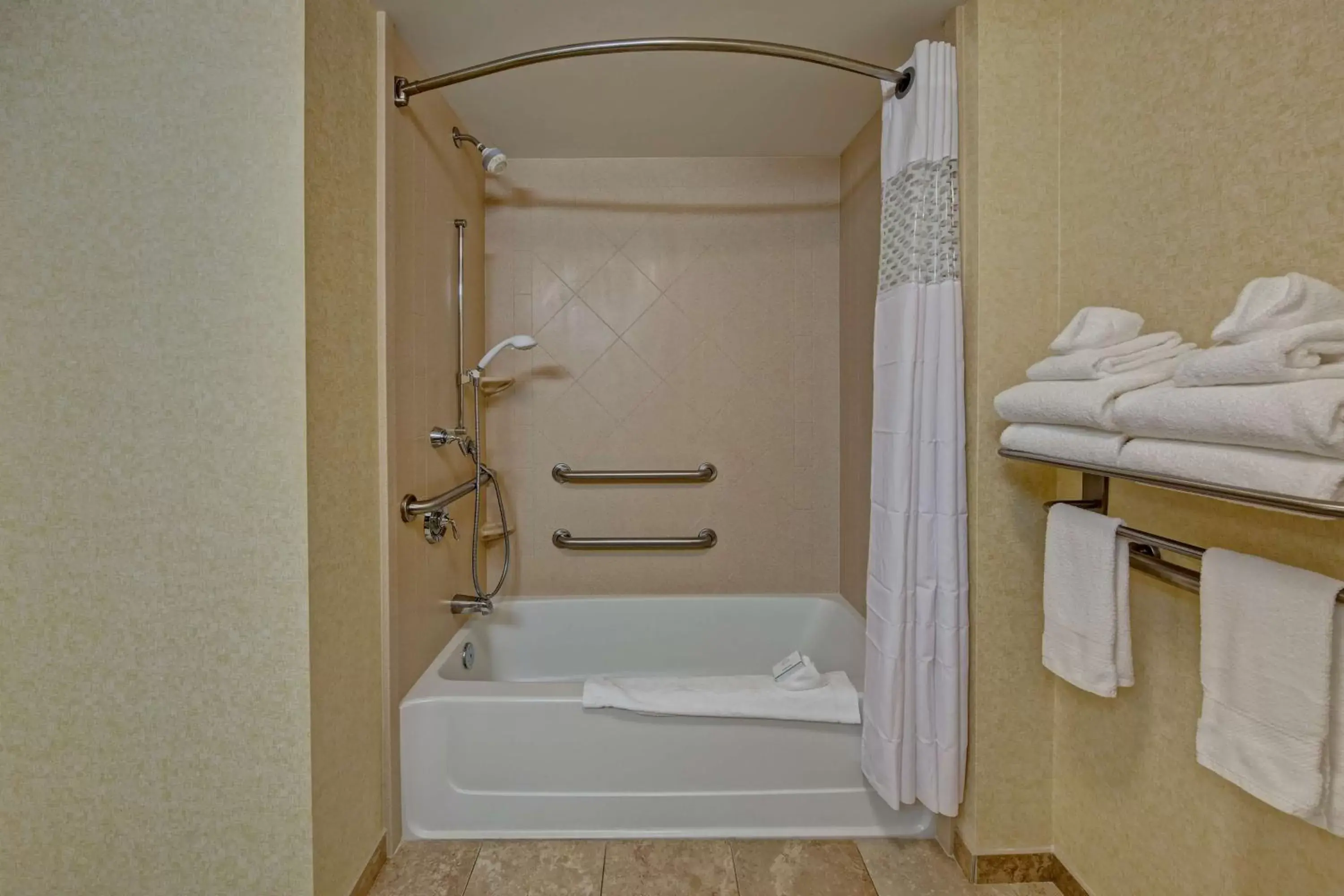 Bathroom in Hampton Inn & Suites Stuart-North Bathroom in Hampton Inn & Suites Stuart-North