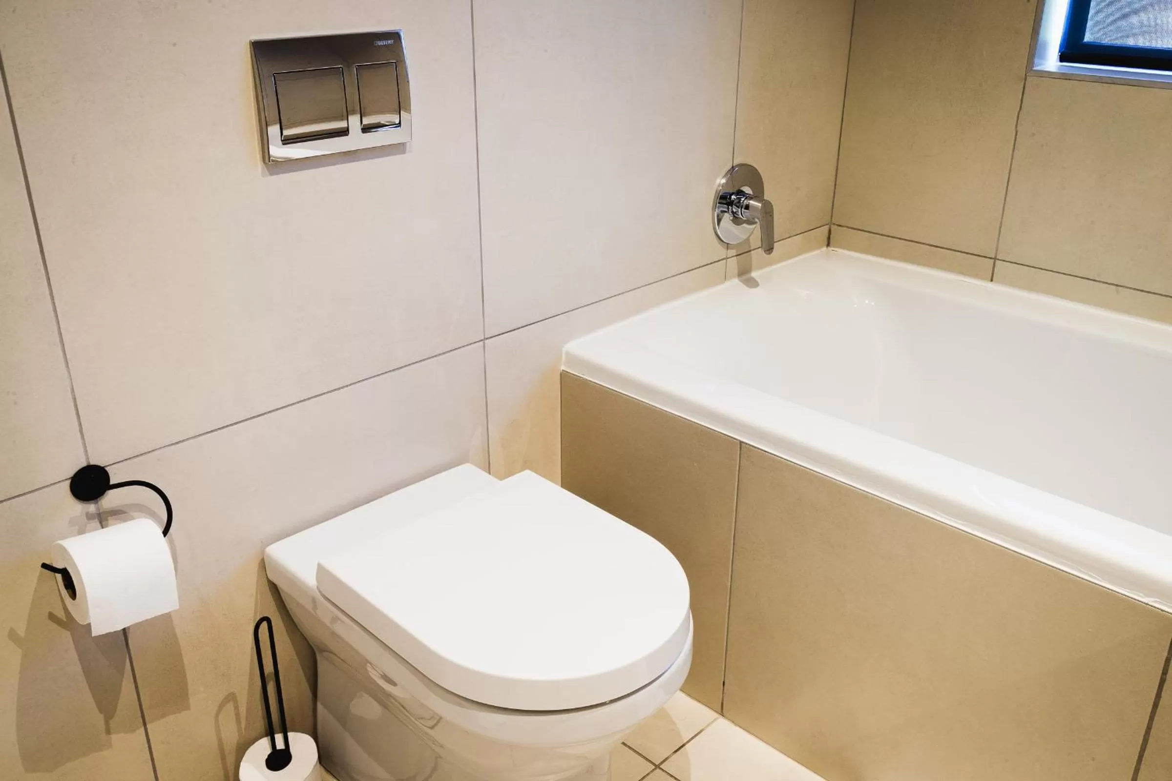 Bathroom in Loerie Guest Lodge