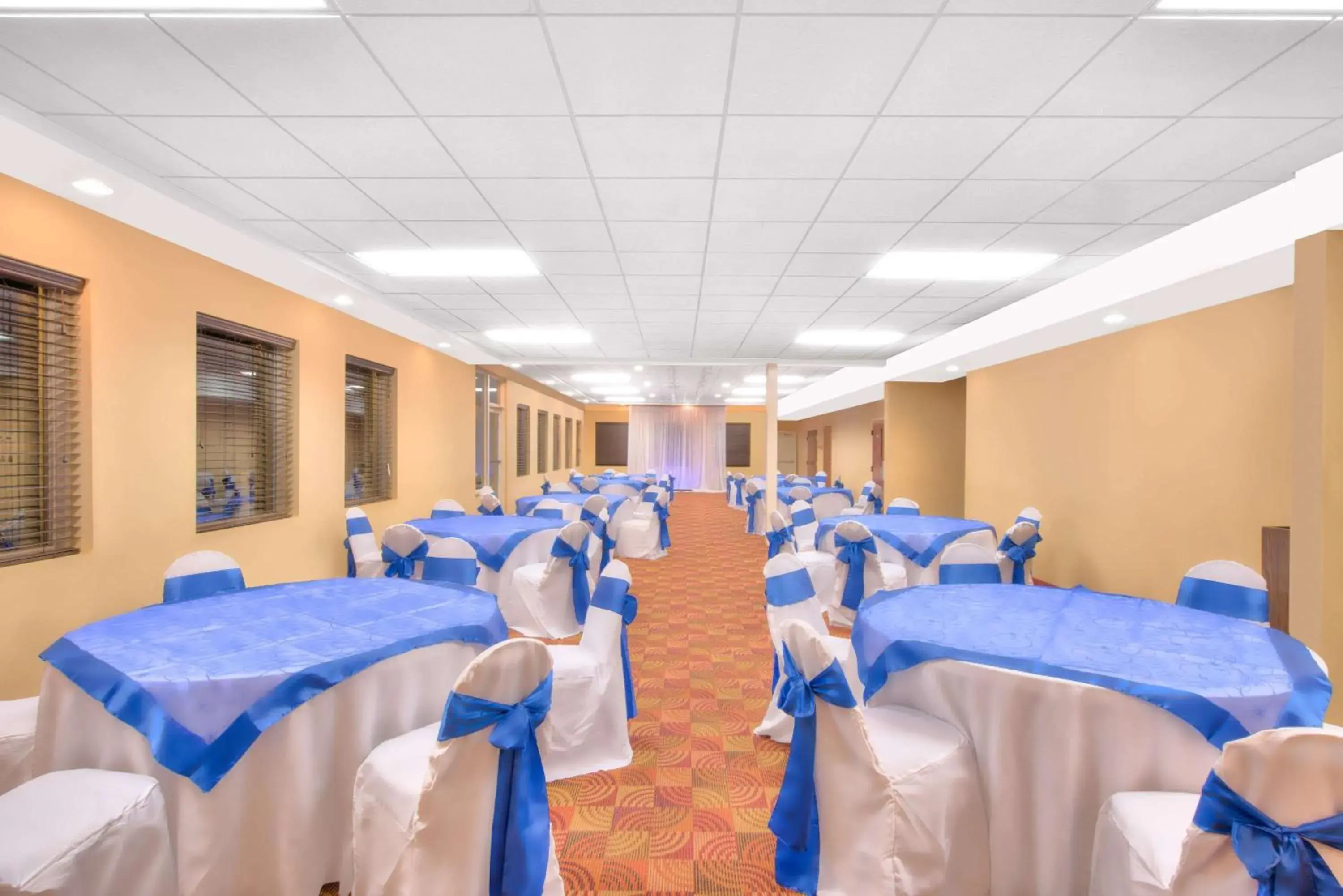 On site, Banquet Facilities in Express Inn Harrisburg South New Cumberland