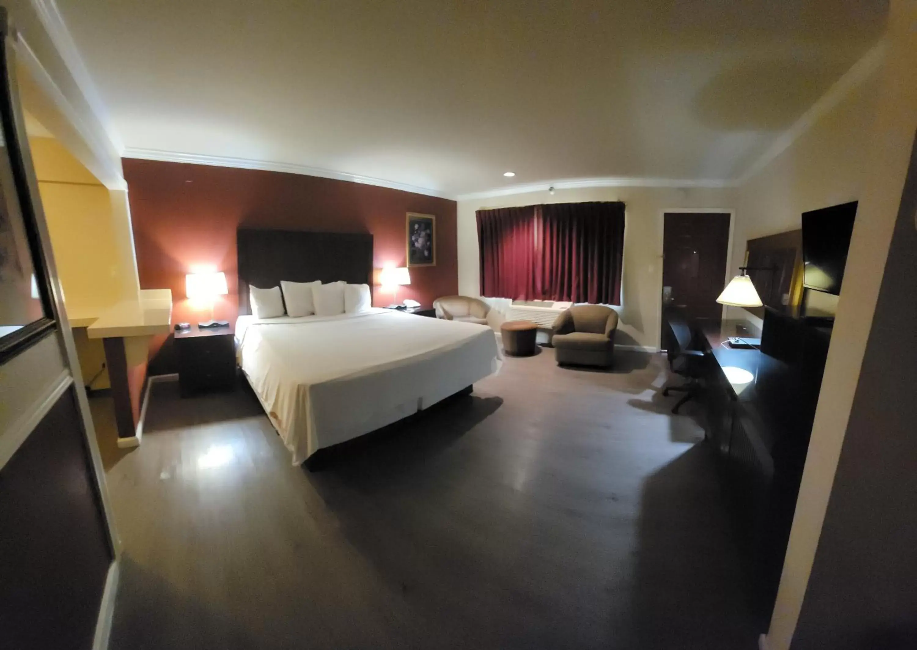 Photo of the whole room in Mission Inn and Suites