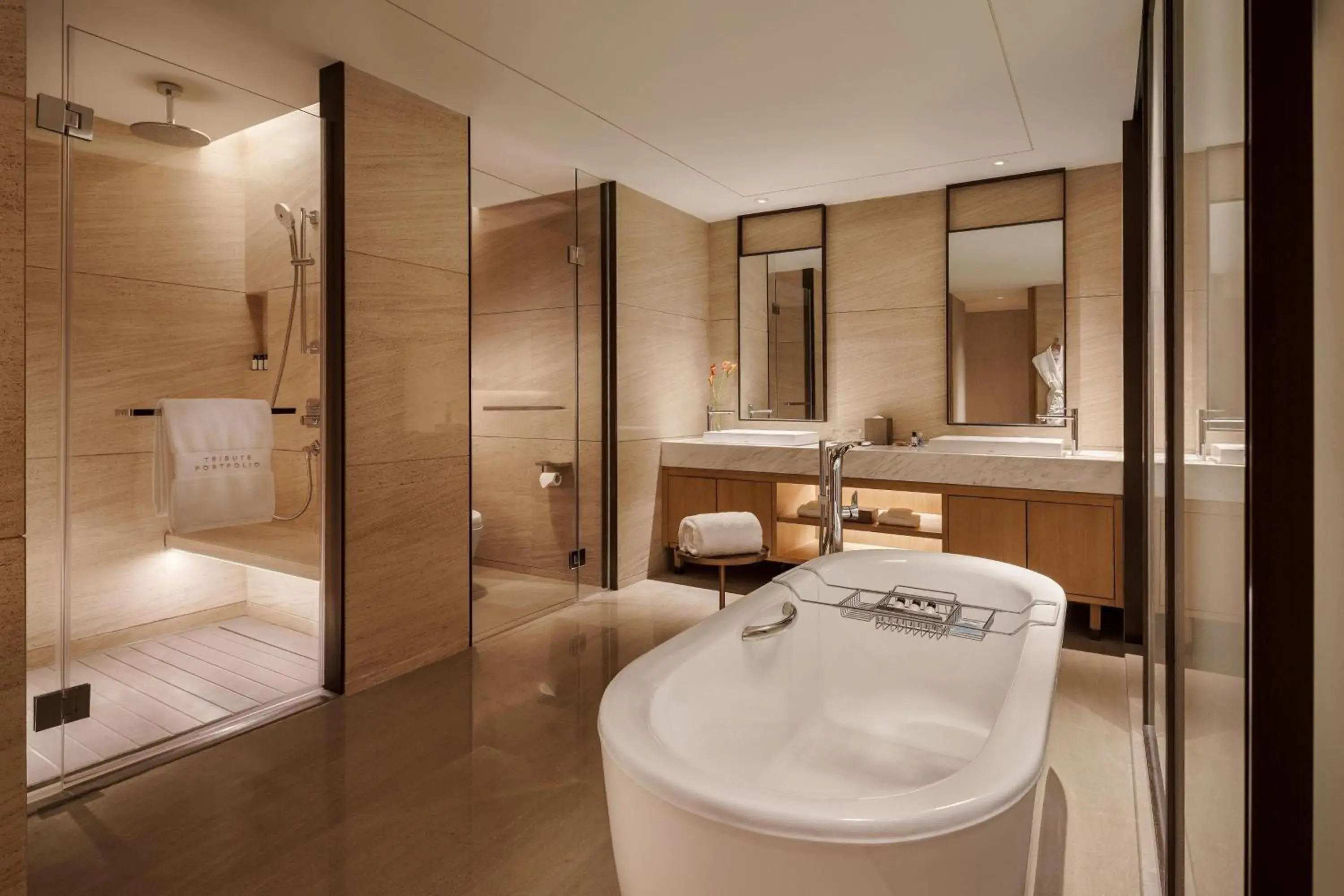 Bathroom in The Yuluxe Sheshan, Shanghai, A Tribute Portfolio Hotel