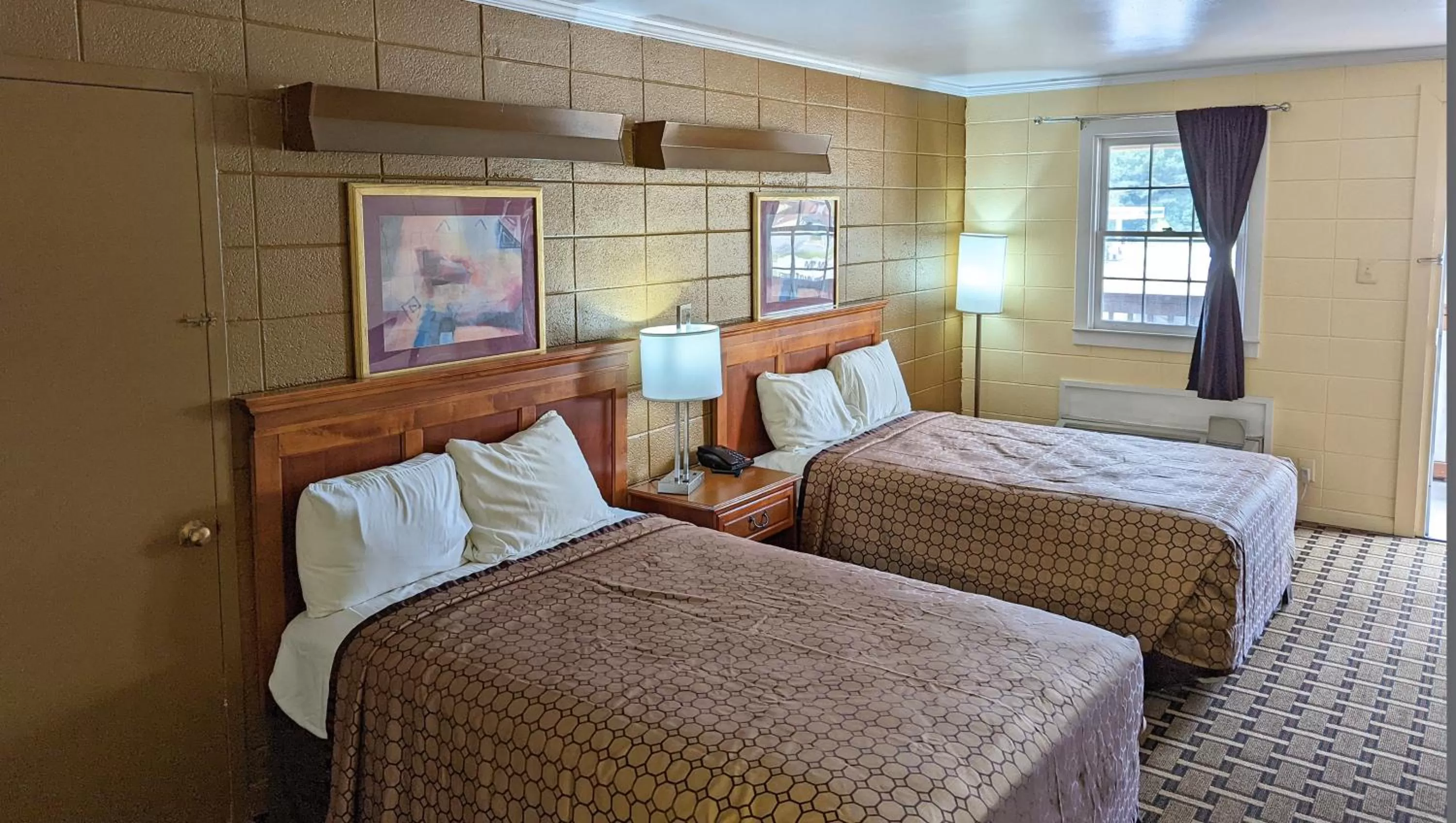 Photo of the whole room, Bed in M Star Hotel Cleveland