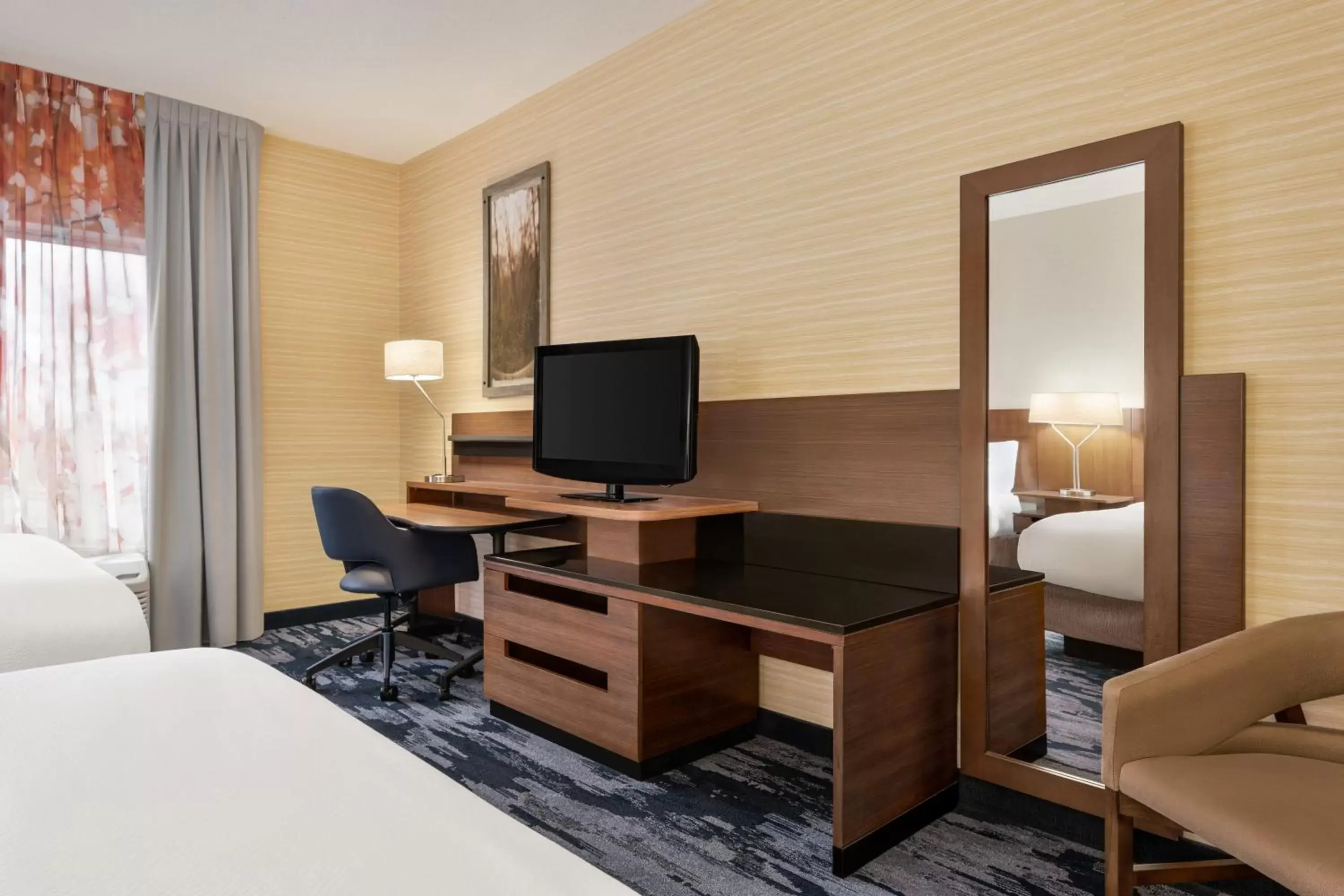 TV/Entertainment Center in Fairfield Inn & Suites by Marriott Hershey Chocolate Avenue