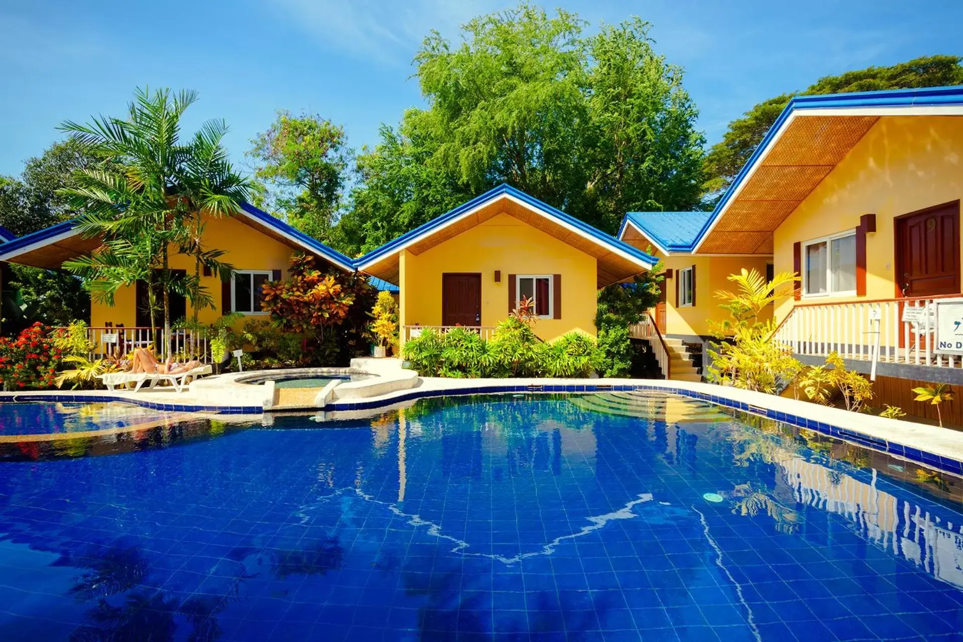 Property building in Blue Lagoon Inn & Suites Property building in Blue Lagoon Inn & Suites