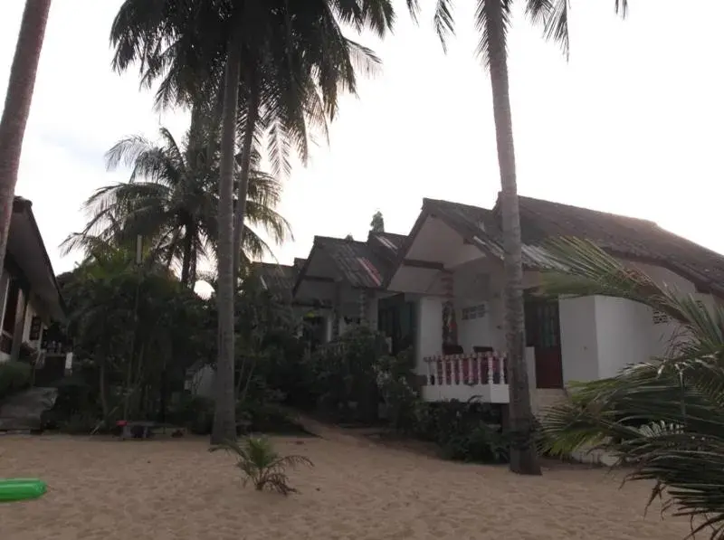 Facade/entrance in Palm Point Village Facade/entrance in Palm Point Village