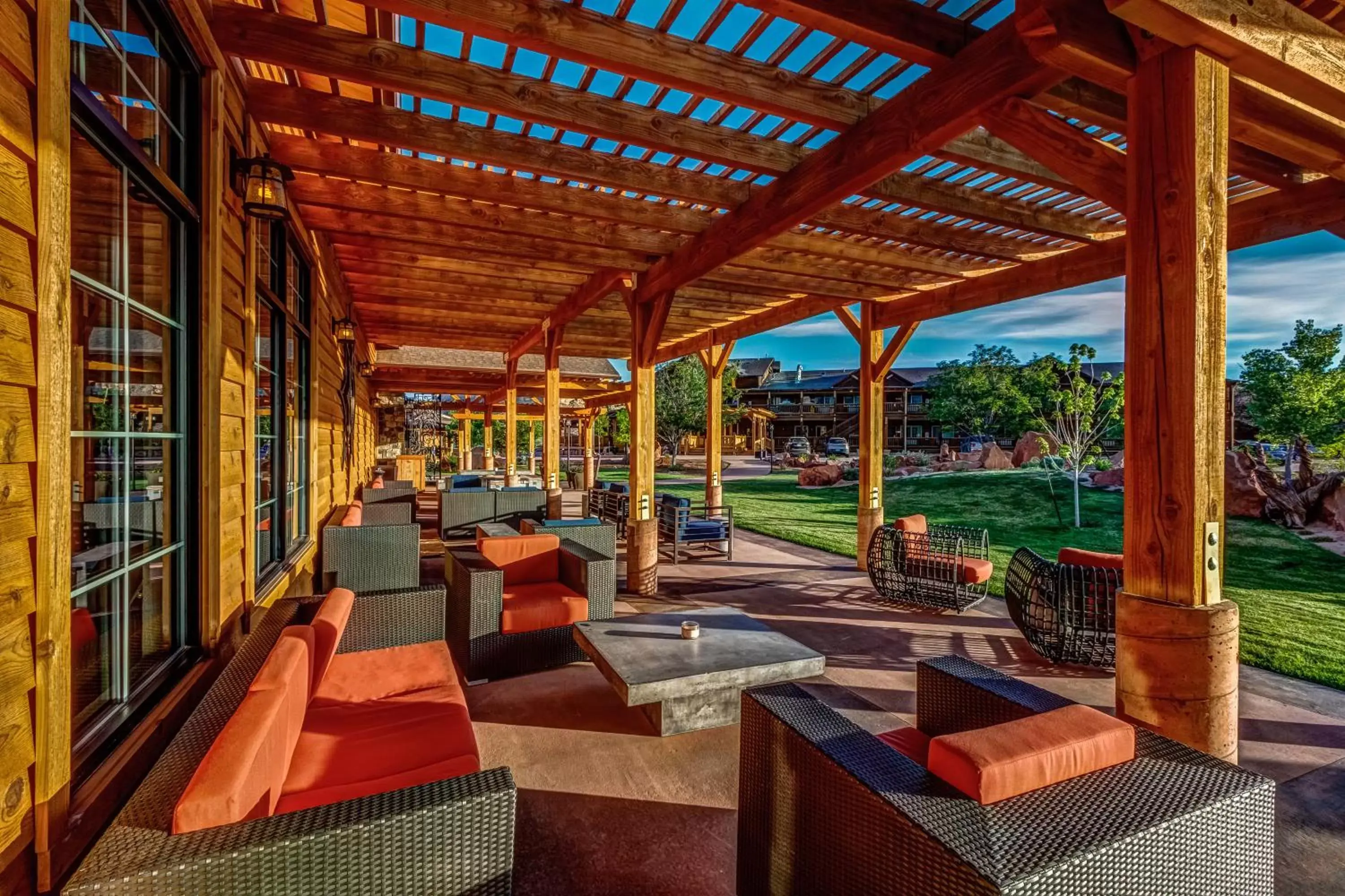 Patio, Restaurant/Places to Eat in Desert Rose Resort & Cabins