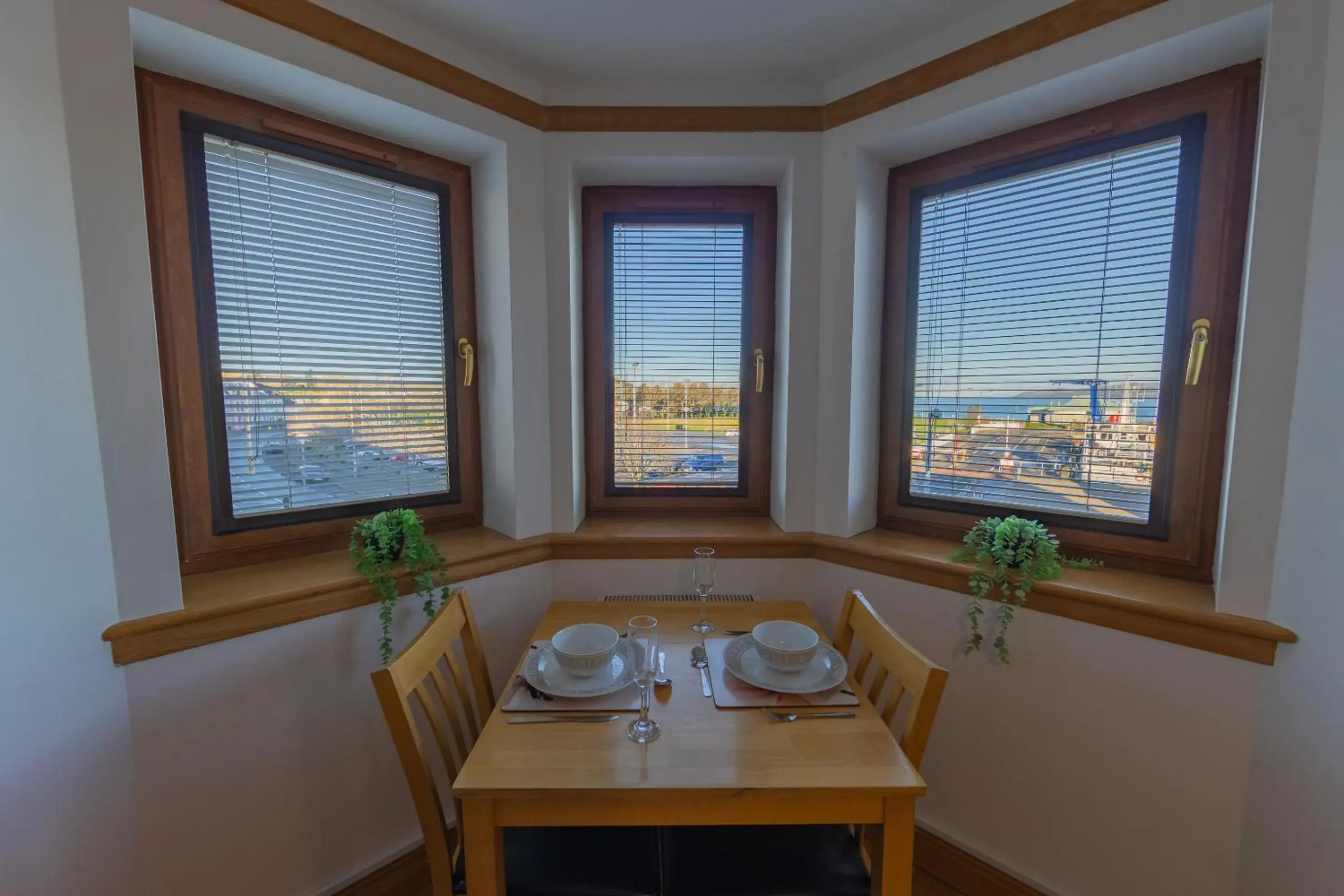 Living room, Dining Area in Quay Head View