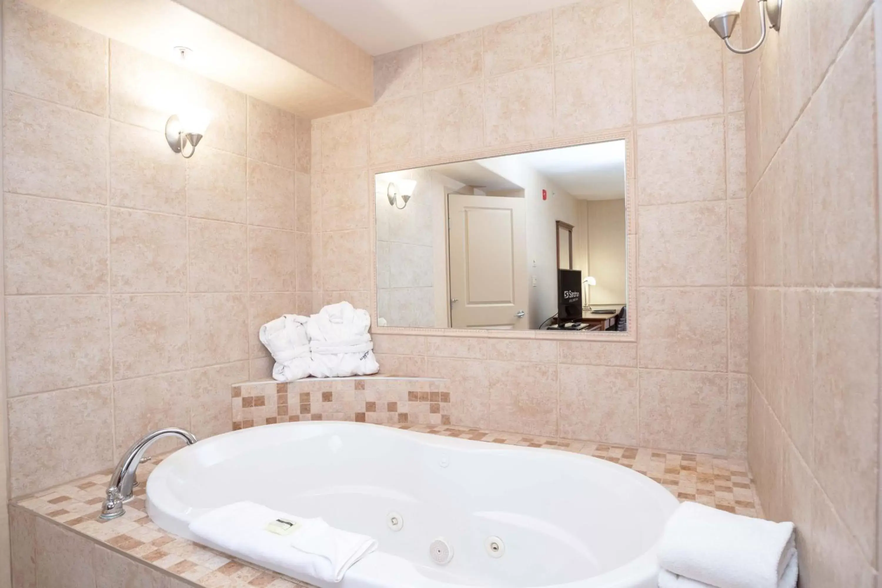 Bedroom, Bathroom in Sandman Hotel & Suites Regina