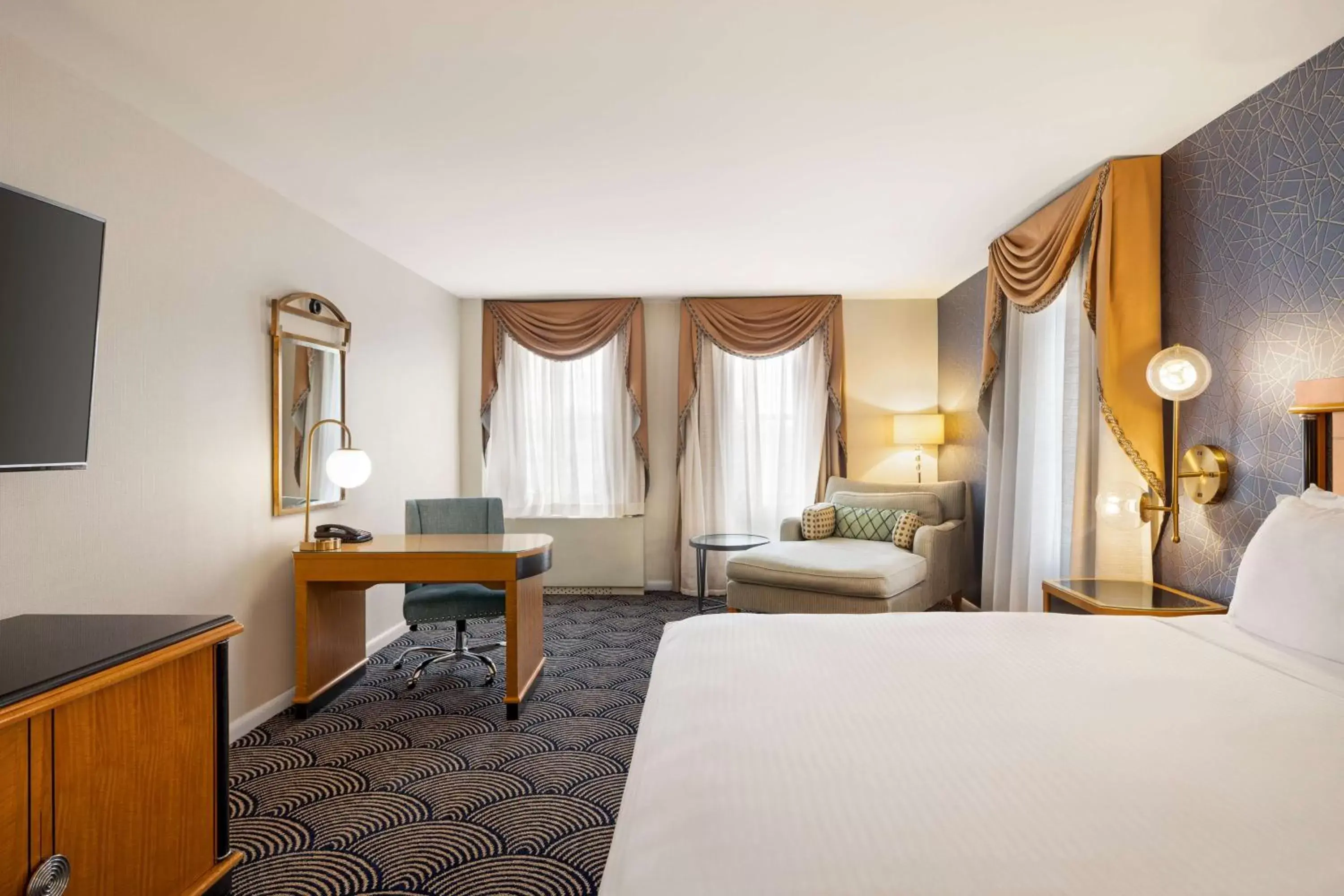 Photo of the whole room, Bed in Inn at Great Neck Photo of the whole room, Bed in Inn at Great Neck