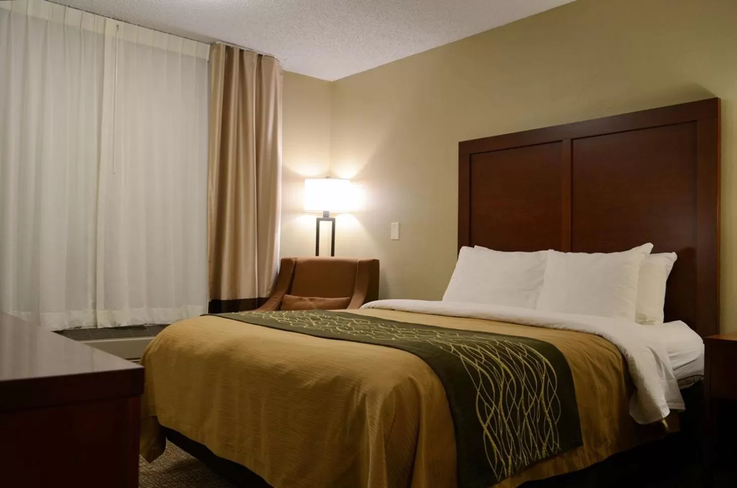Queen Room - Mobility Accessible - Non-Smoking in Comfort Inn