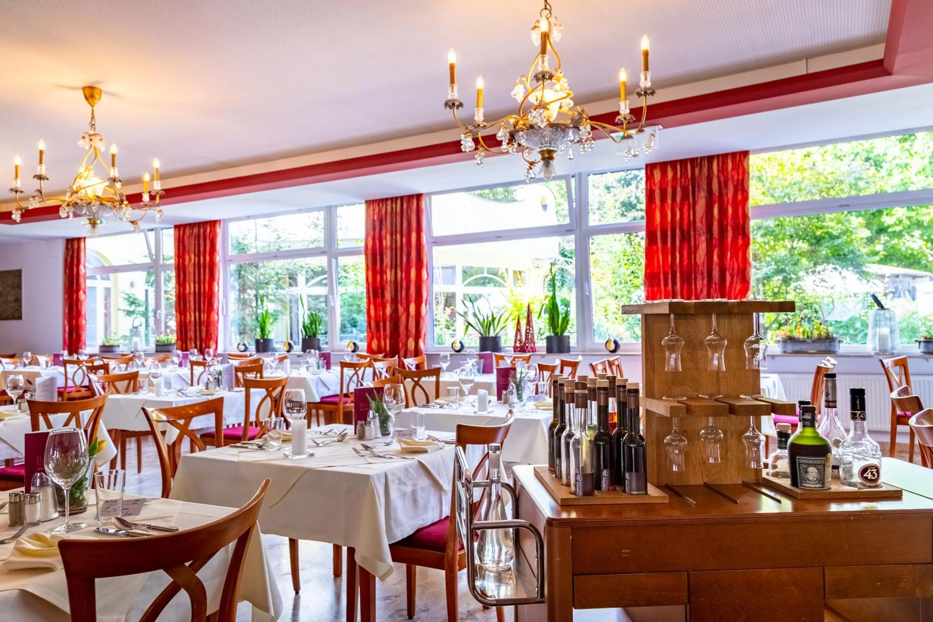 Restaurant/places to eat in Hotel Latini