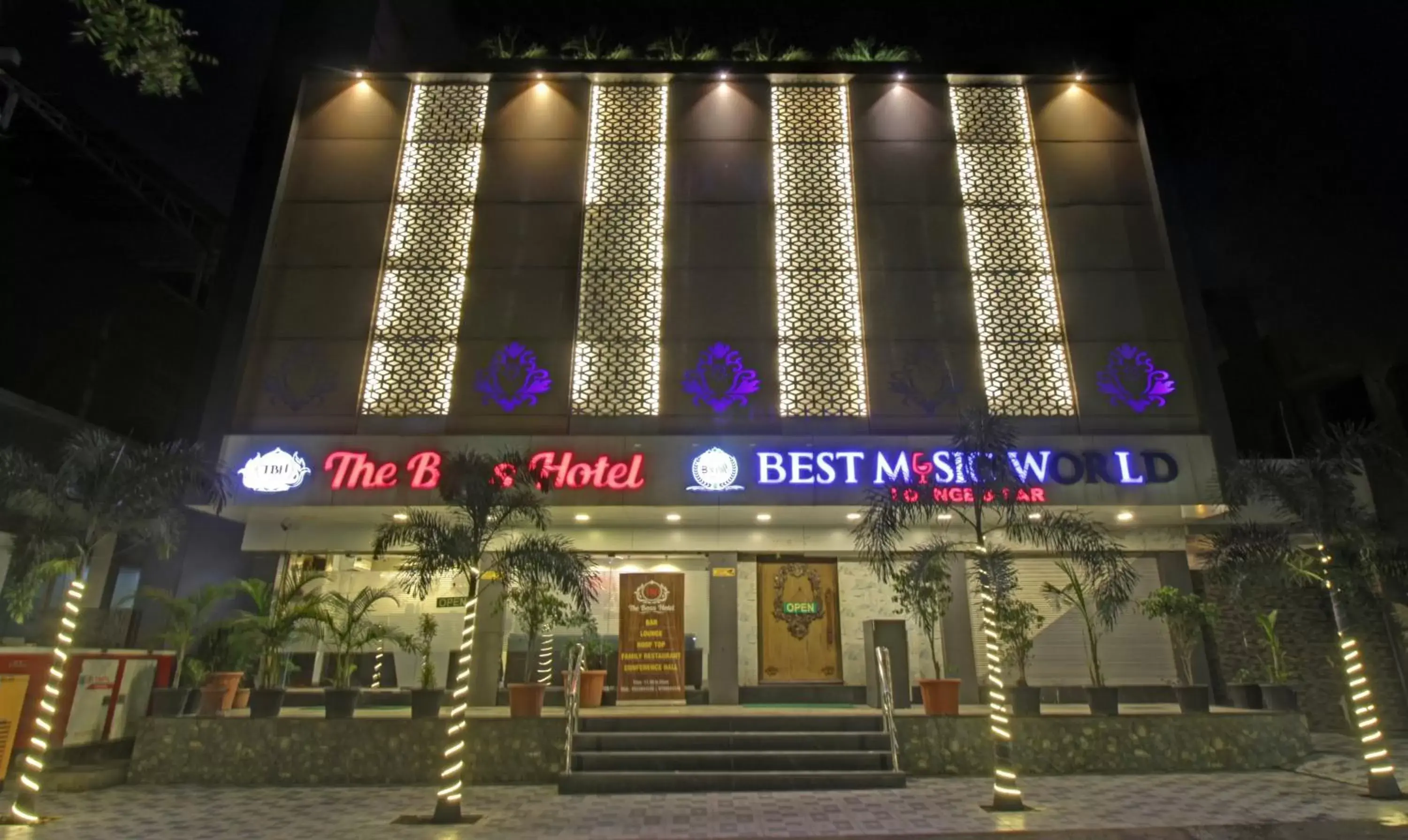 Facade/entrance in Treebo The Boss Facade/entrance in Treebo The Boss