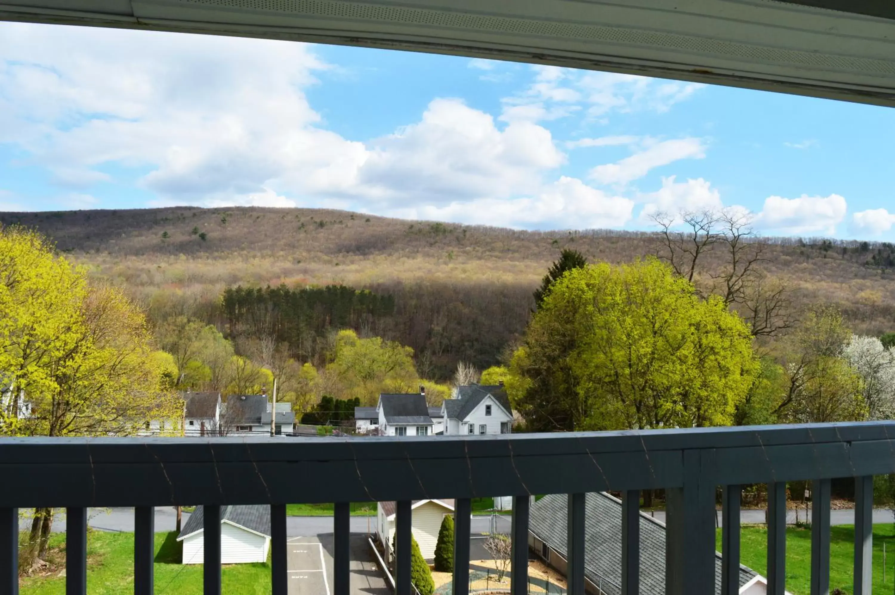 Spring, Balcony/Terrace in Mountain View Suites