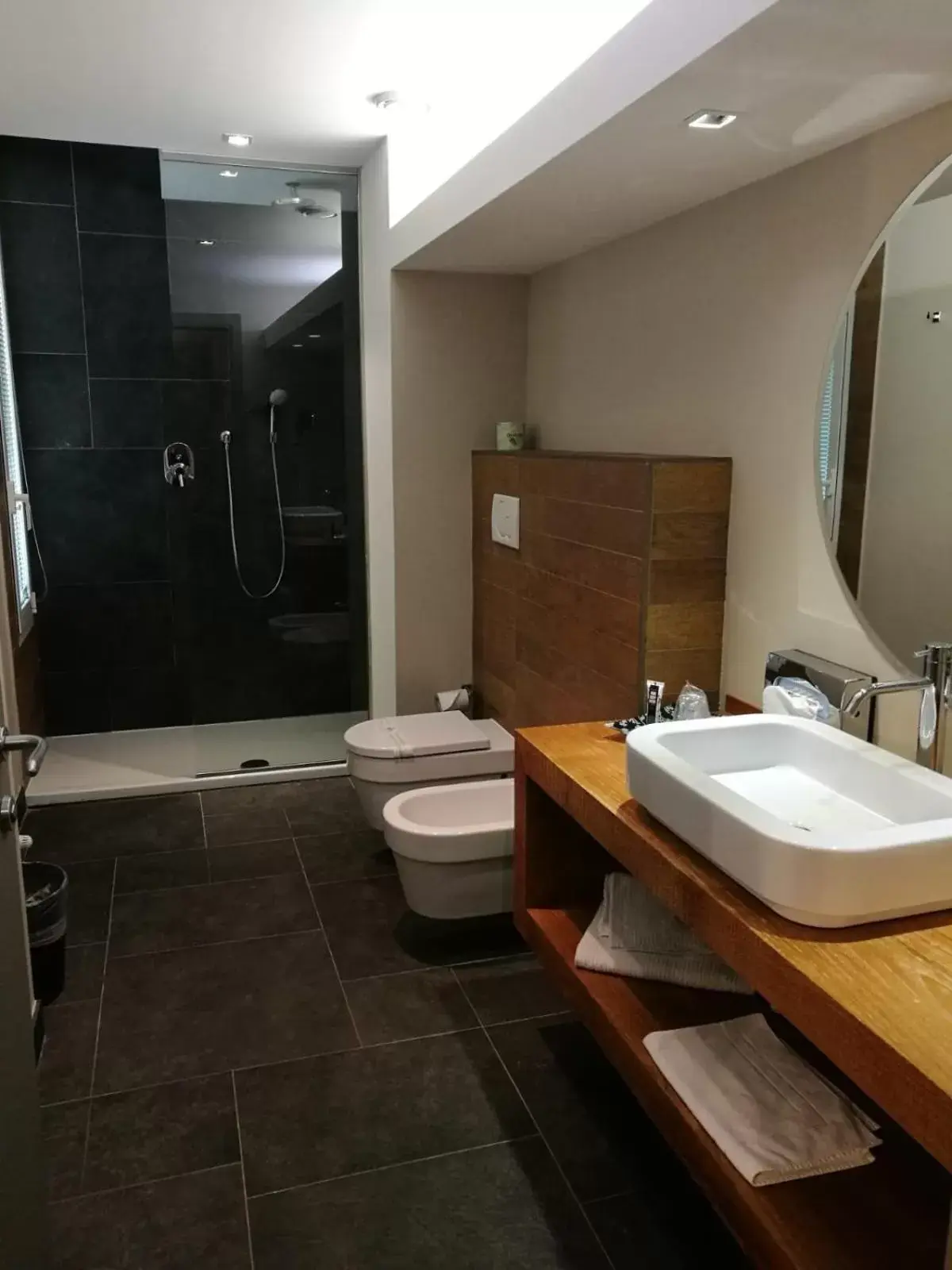 Bathroom in Admiral Park Hotel