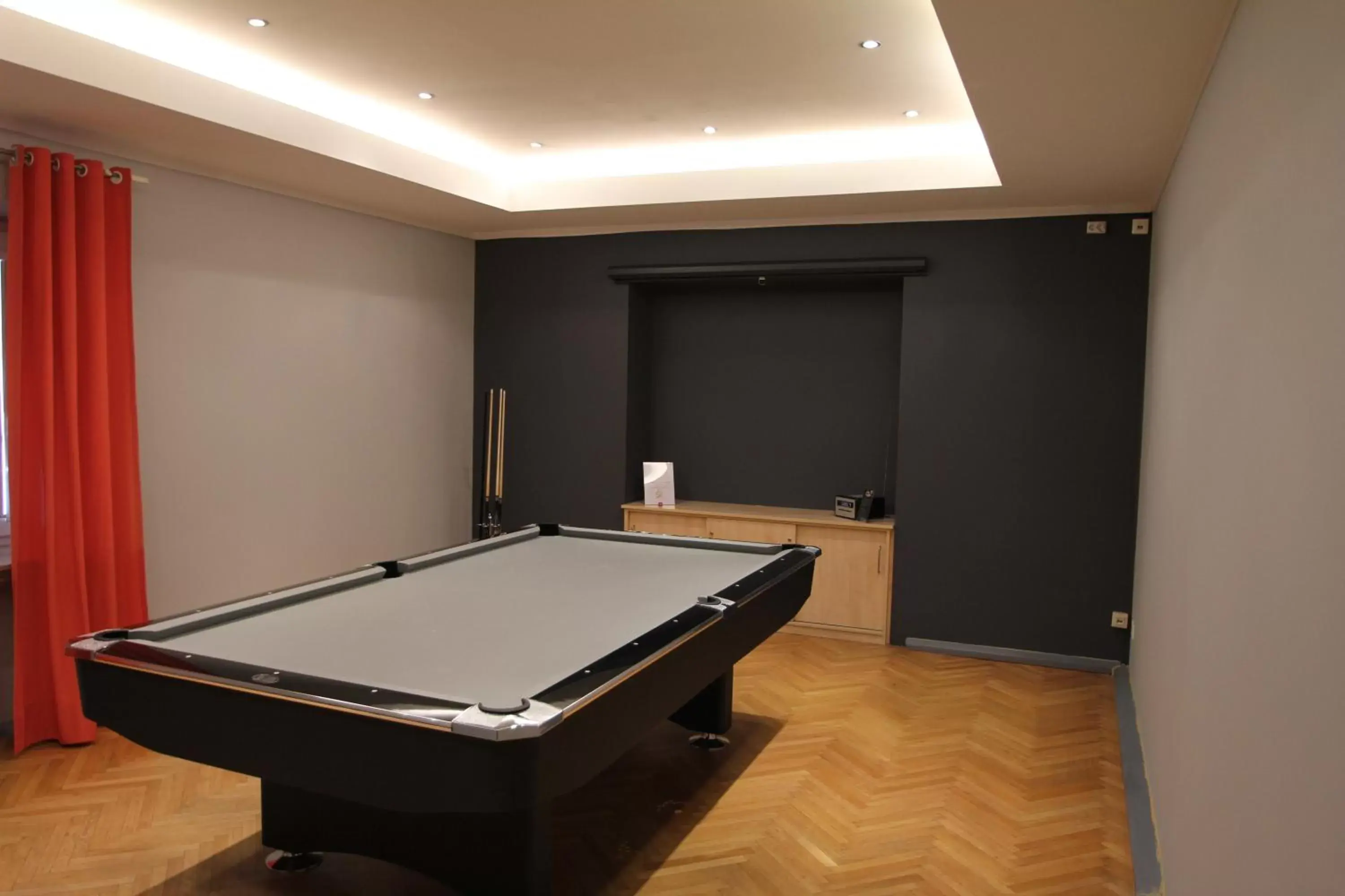 Activities, Billiards in Hotel Sonderfeld