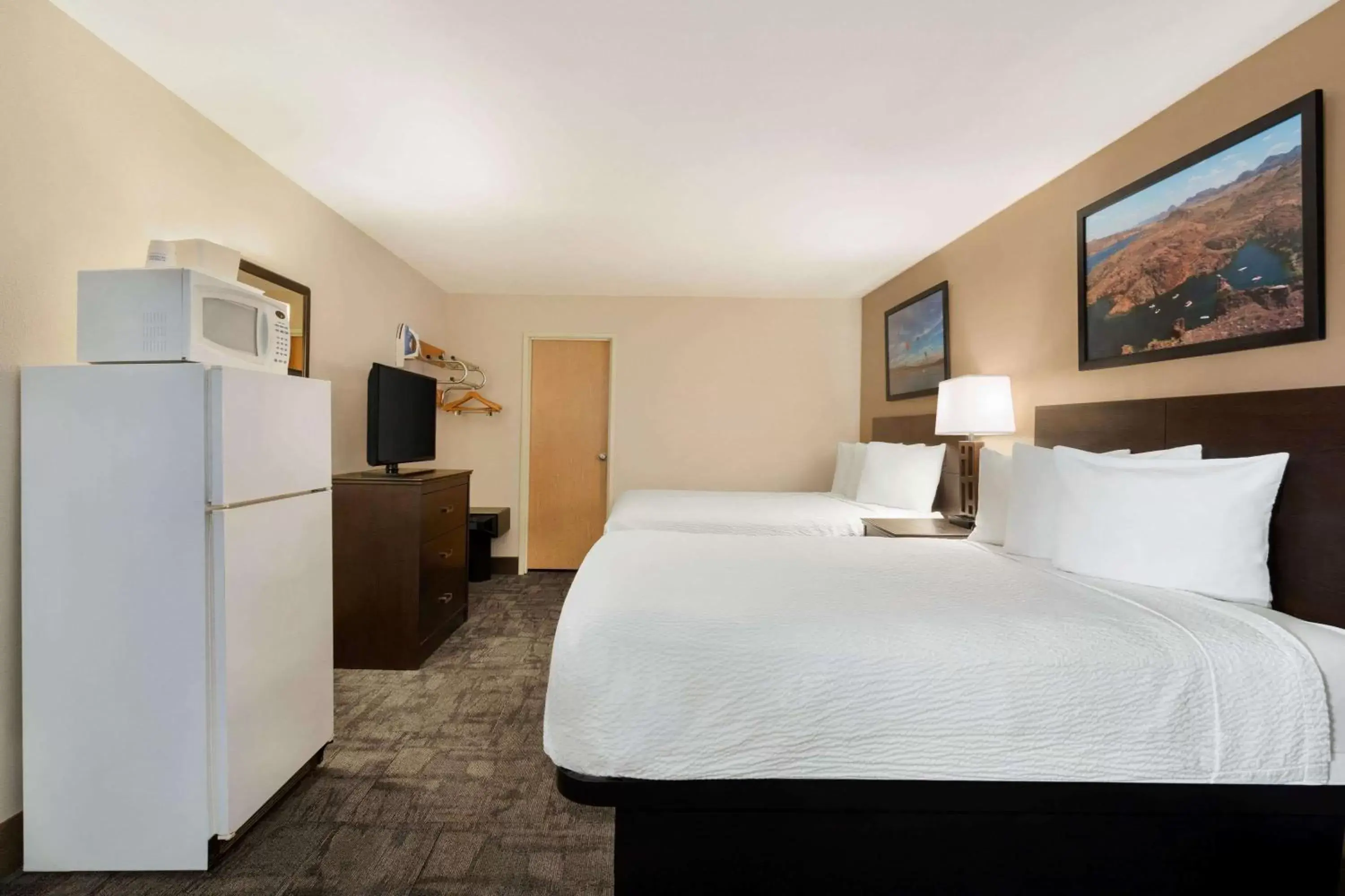 Photo of the whole room in Travelodge by Wyndham Lake Havasu