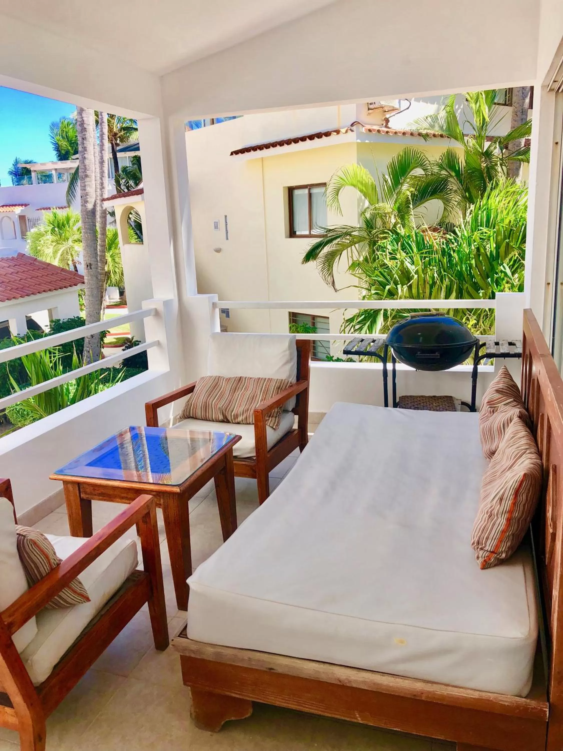 Los Corales Luxury Villas Beach Club and Spa