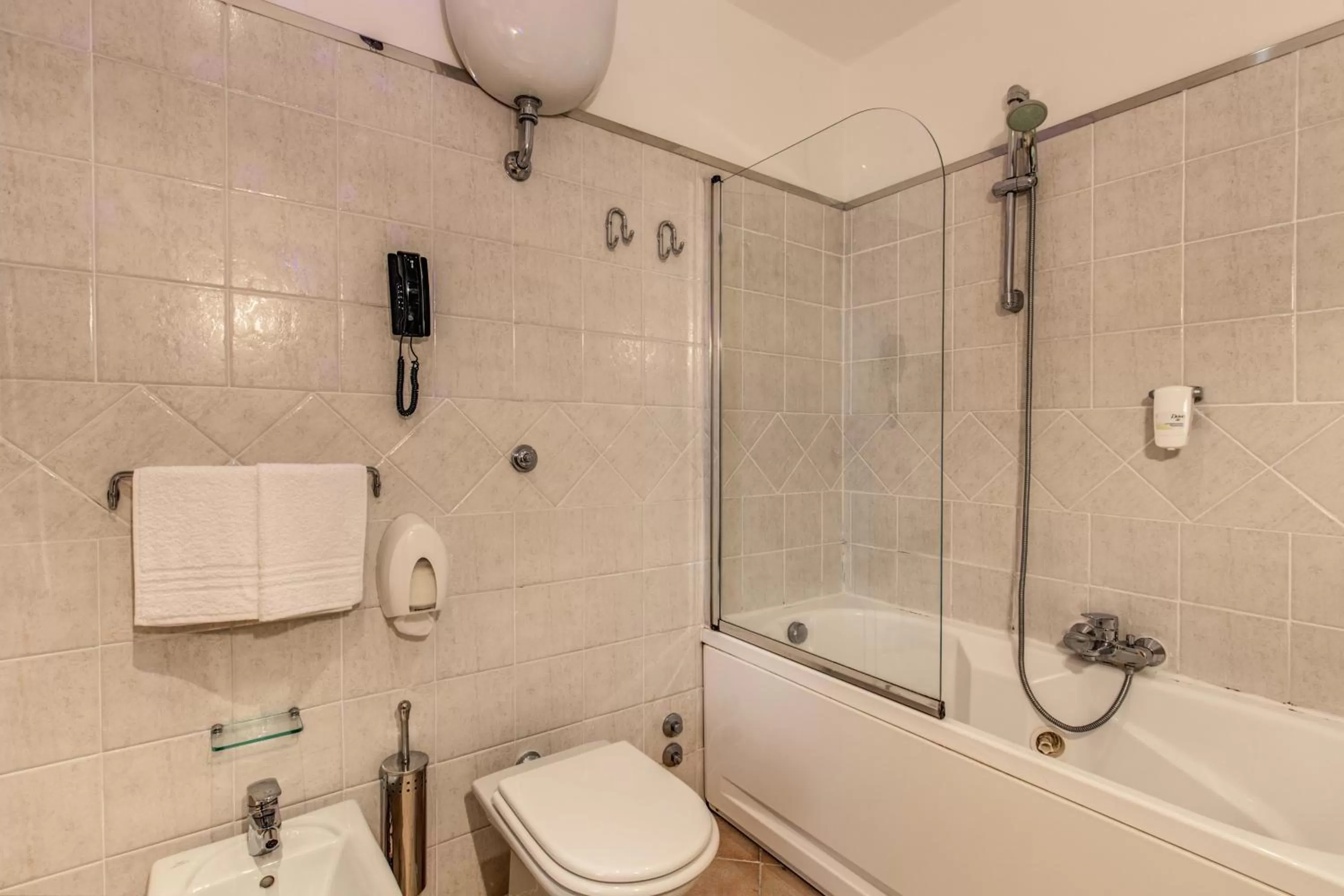 Bathroom in Hotel Franklin Feel The Sound