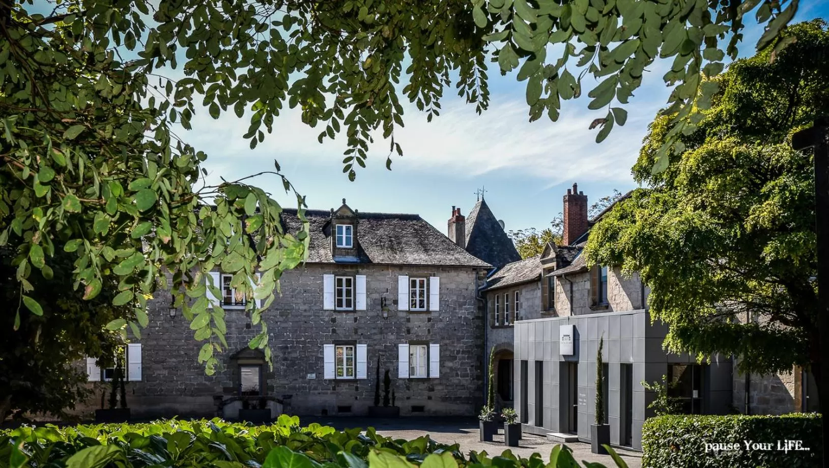 Property building in Hôtel Château de Lacan