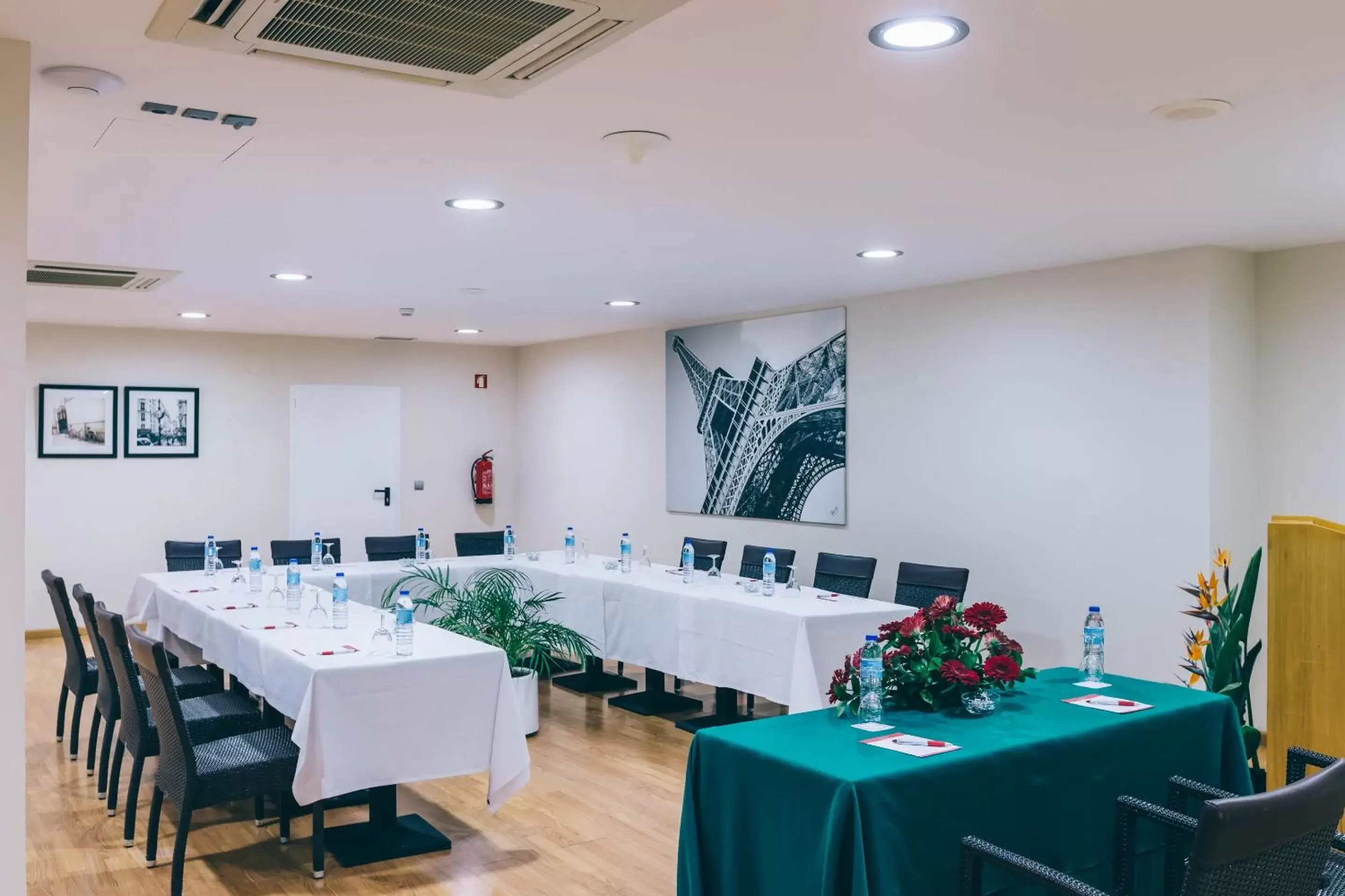 Meeting/conference room in Muthu Raga Madeira Hotel