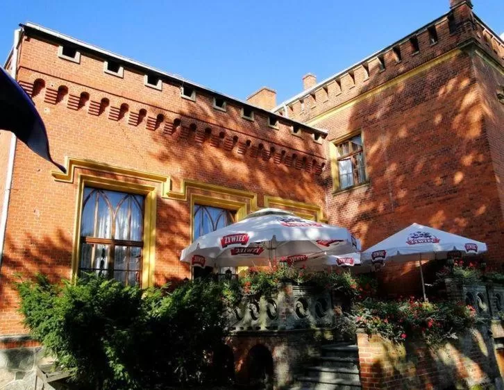 Property building in Hotel Zamek Karnity