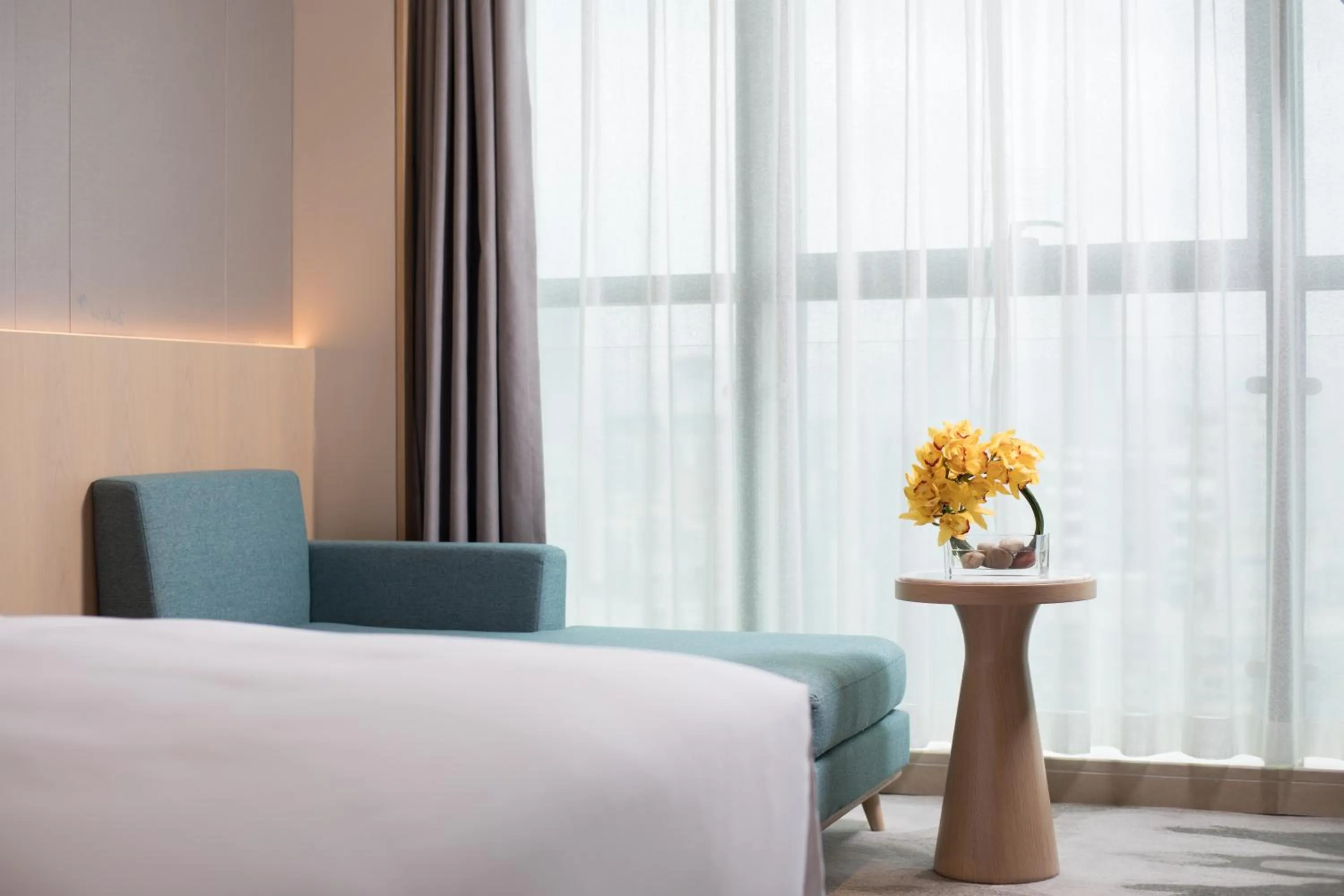 Photo of the whole room, Bed in Holiday Inn Guiyang City Center by IHG