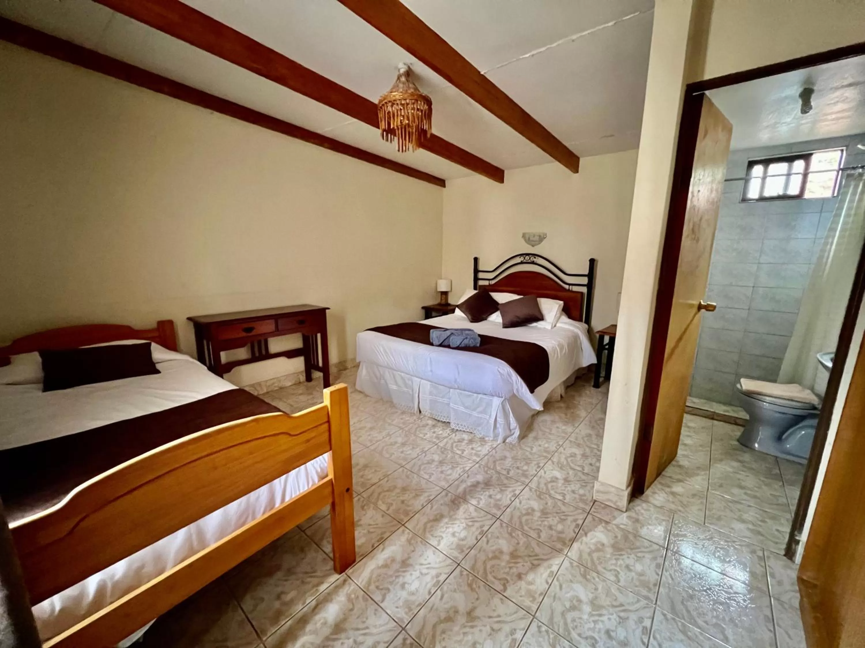 Double Room with Extra Bed in Hostal Katarpe