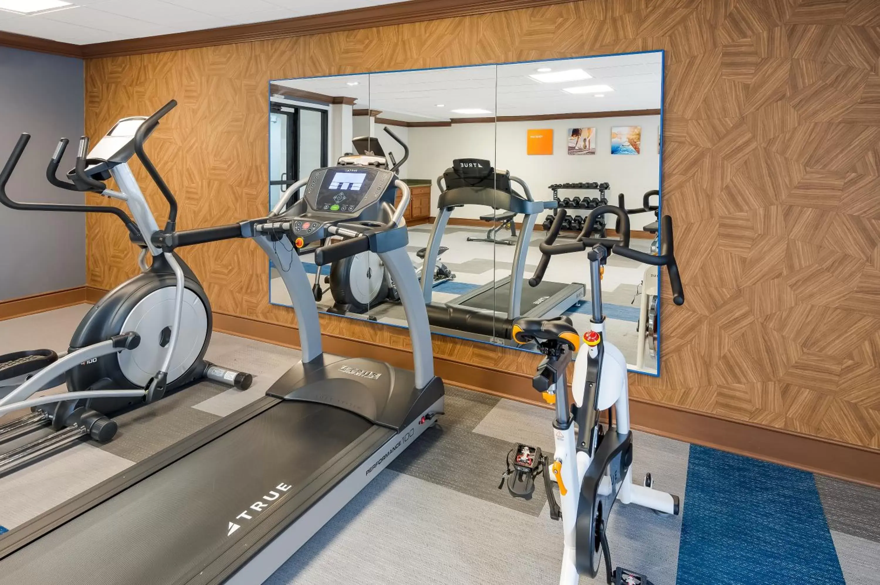 Fitness centre/facilities, Fitness Center/Facilities in Comfort Inn & Suites Fishers - Indianapolis