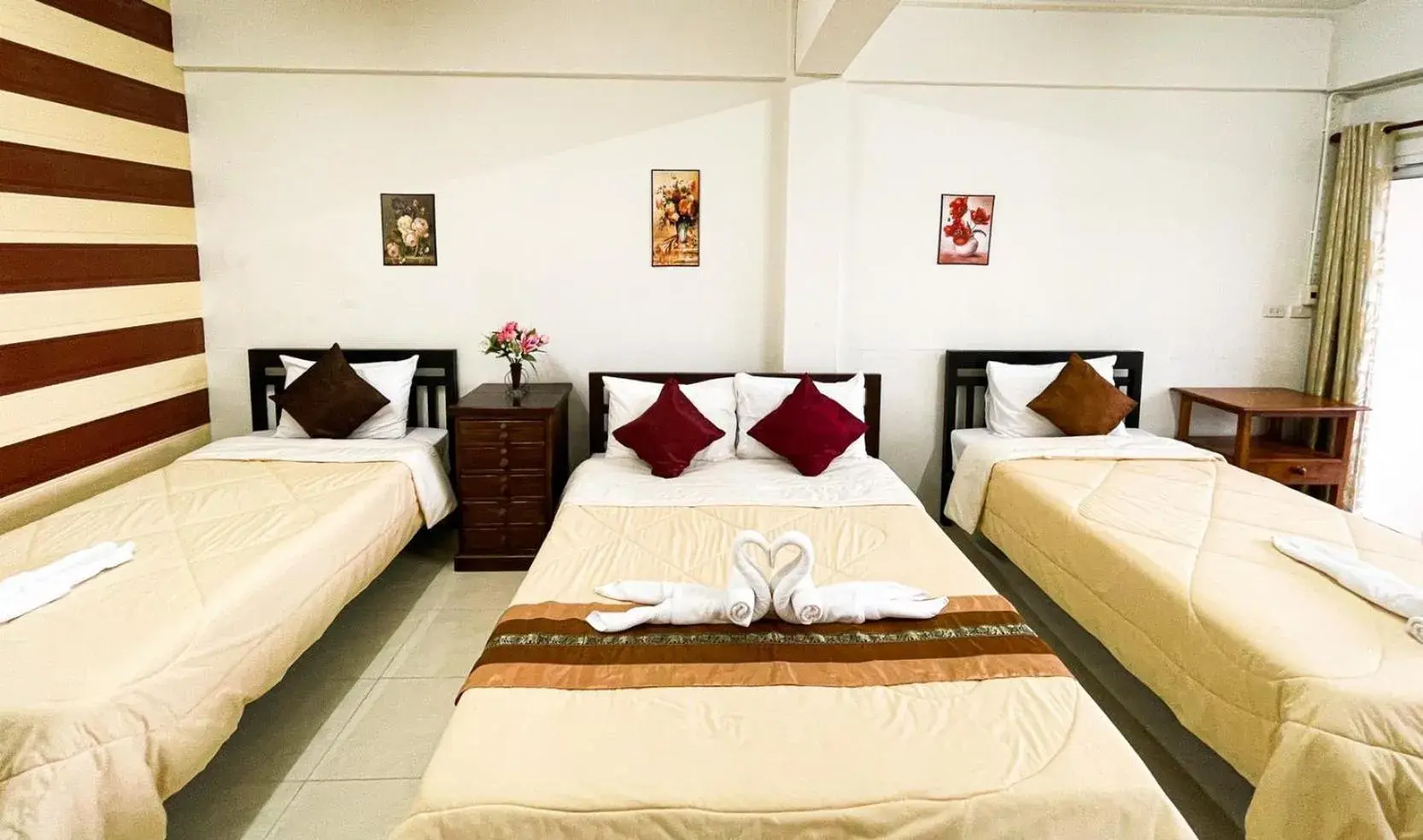Bed in Rueangrat Hotel