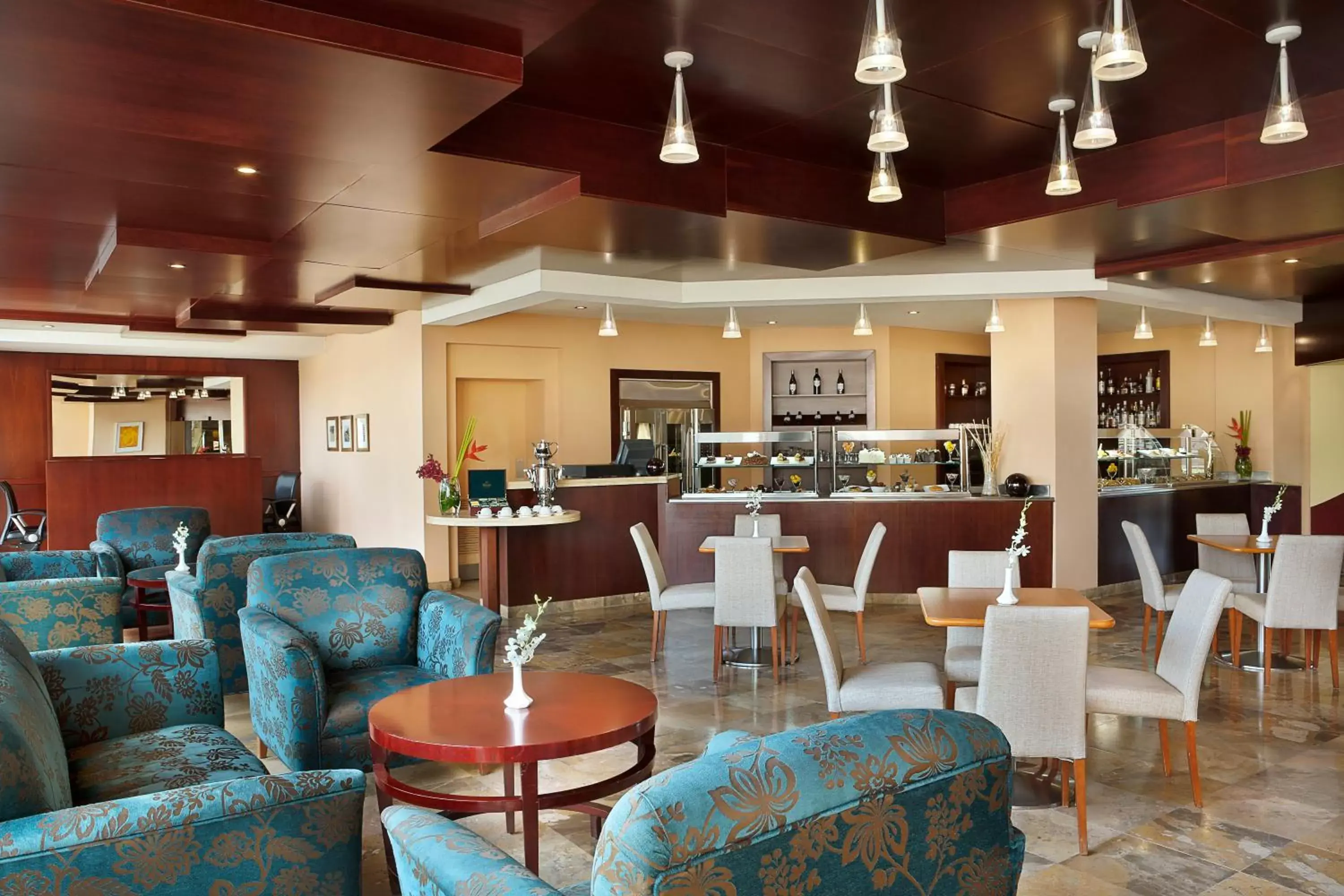 Coffee/tea facilities, Restaurant/Places to Eat in InterContinental Aqaba, an IHG Hotel