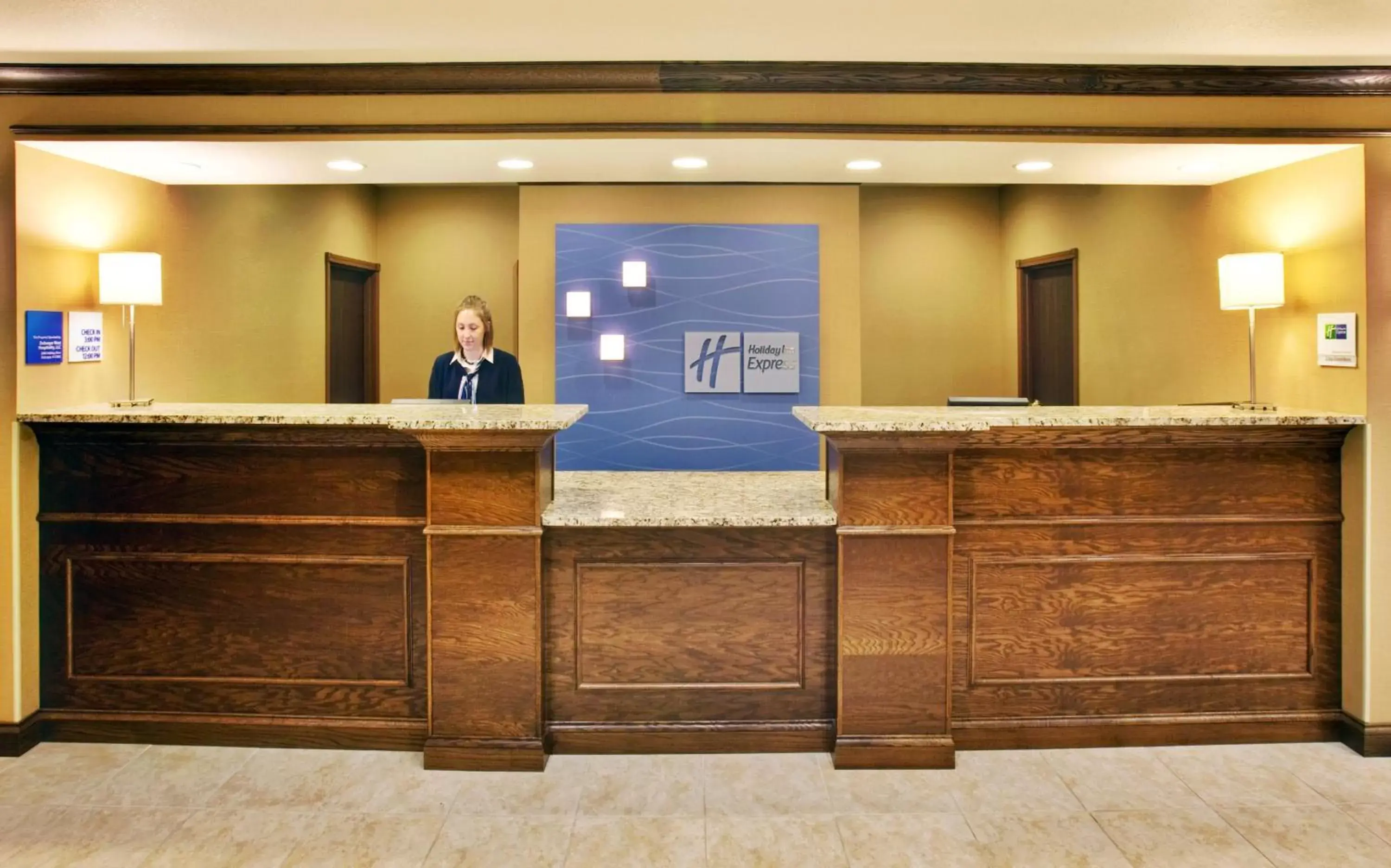 Property building, Lobby/Reception in Holiday Inn Express Hotel & Suites - Dubuque West, an IHG Hotel