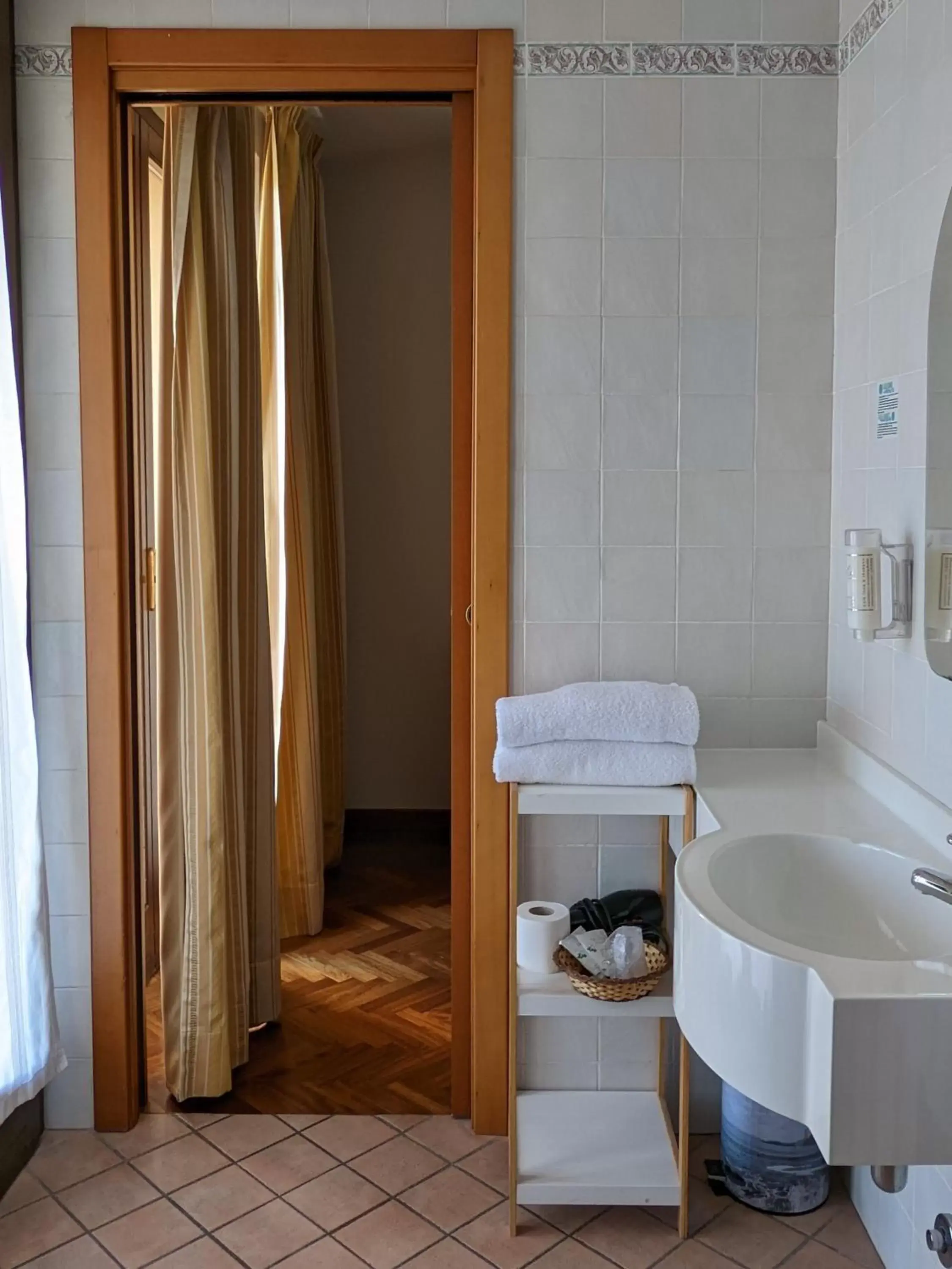 Bathroom in Hotel Del Sole