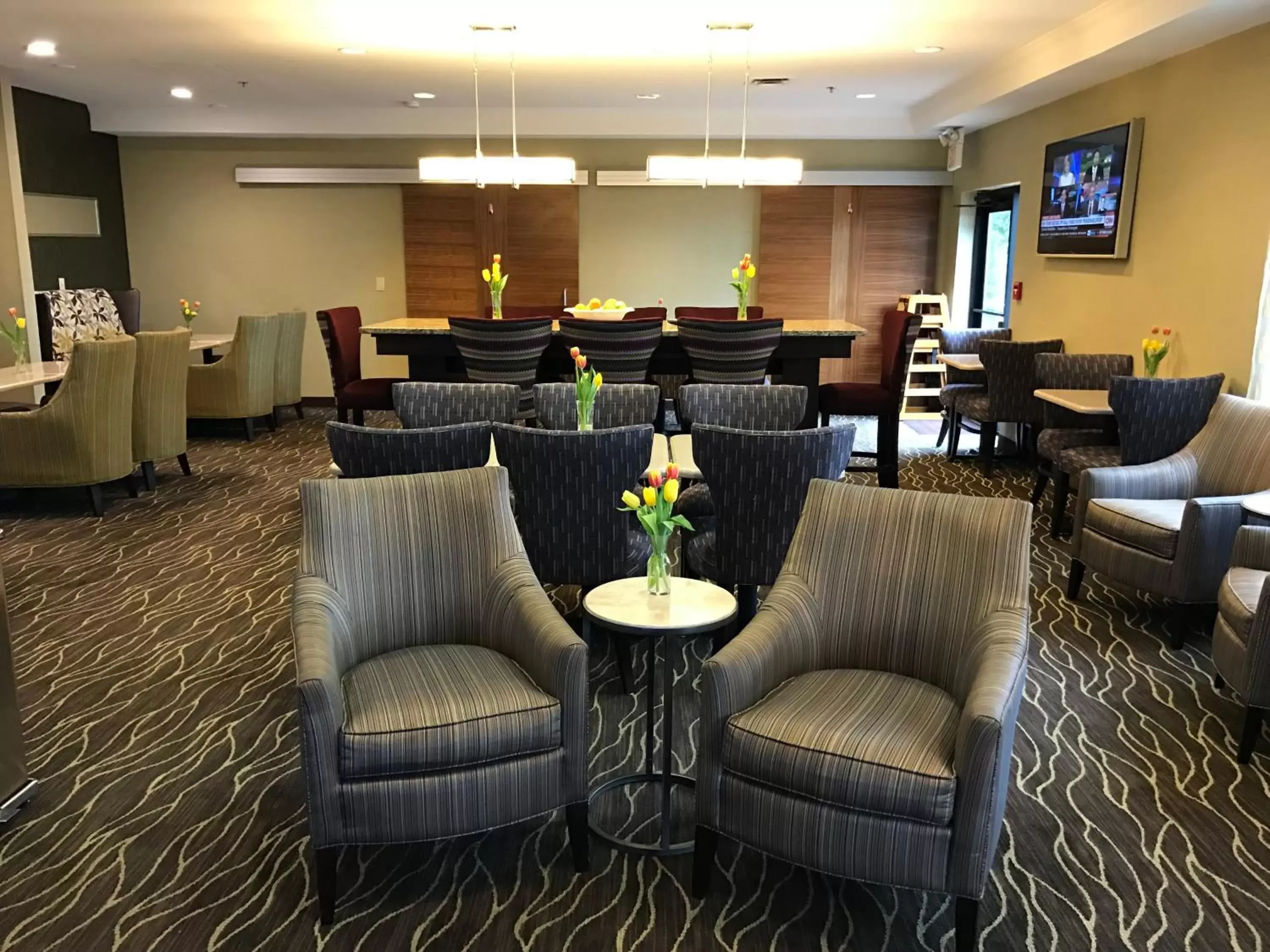 Property building in Holiday Inn Express Hotel & Suites St. Paul - Woodbury, an IHG Hotel
