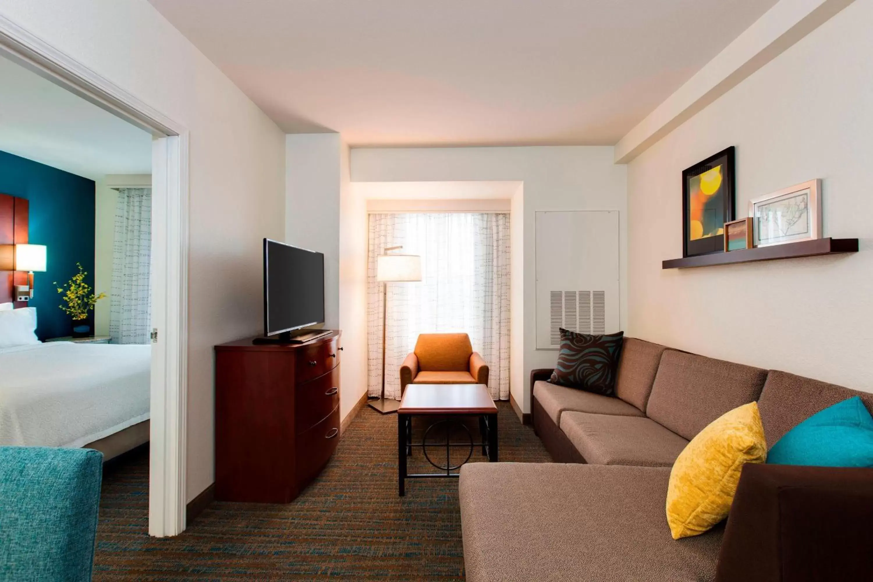 Bedroom, Seating Area in Residence Inn Chicago Midway Airport