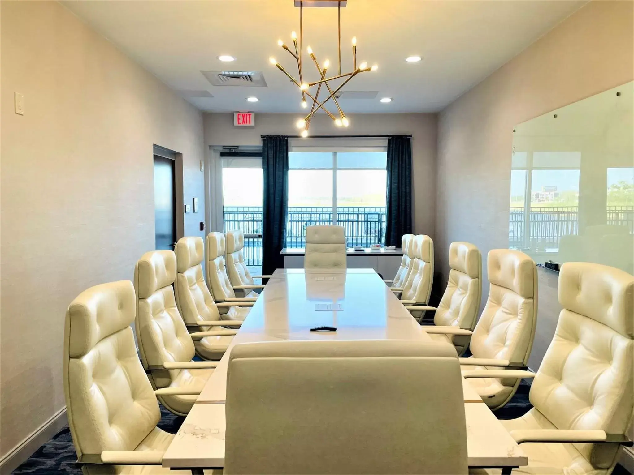 Meeting/conference room in Crowne Plaza Fort Myers Gulf Coast, an IHG Hotel