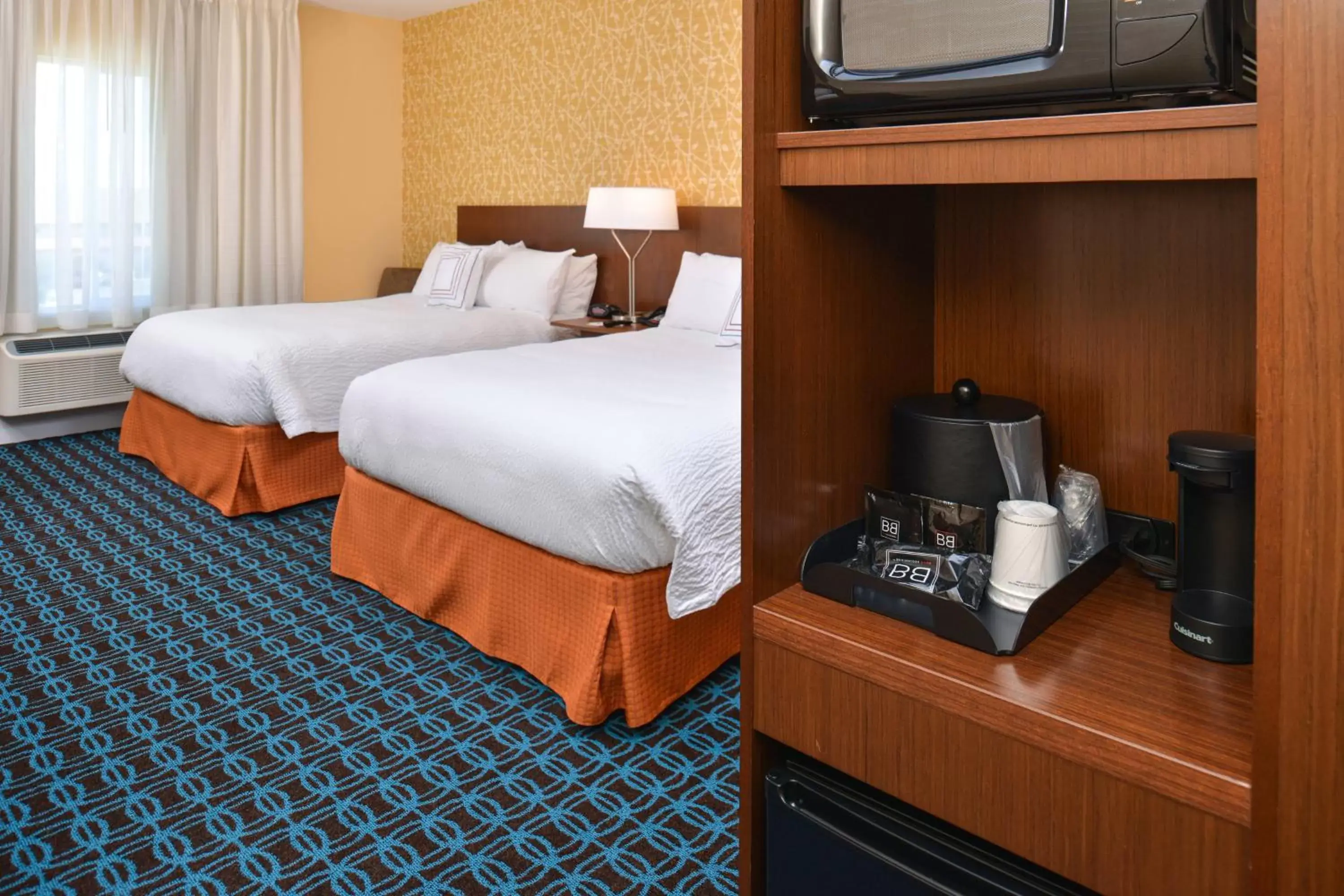 Photo of the whole room, Bed in Fairfield Inn & Suites by Marriott Sacramento Airport Woodland