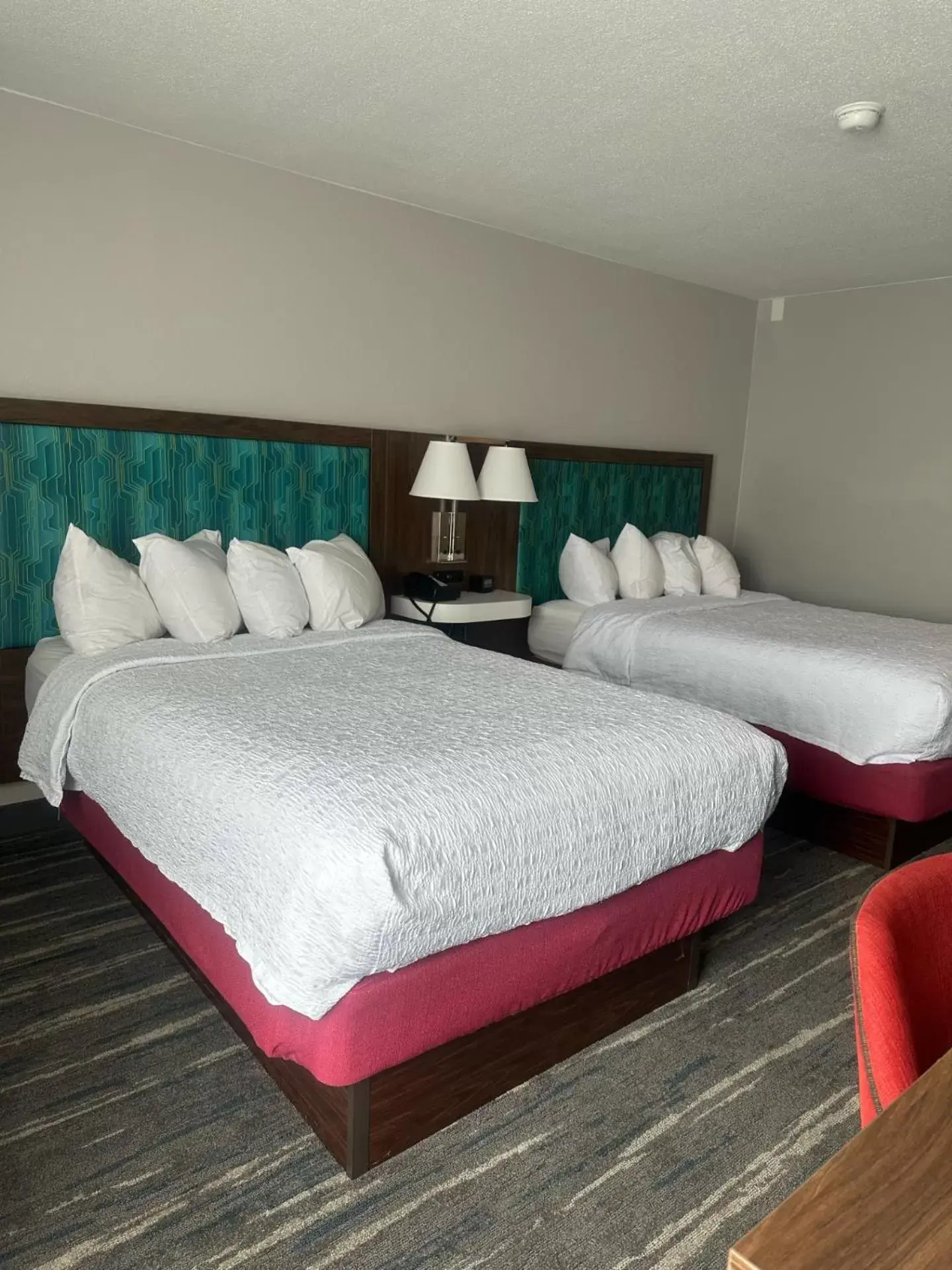 Bedroom, Bed in Hampton Inn Bridgeport/Clarksburg