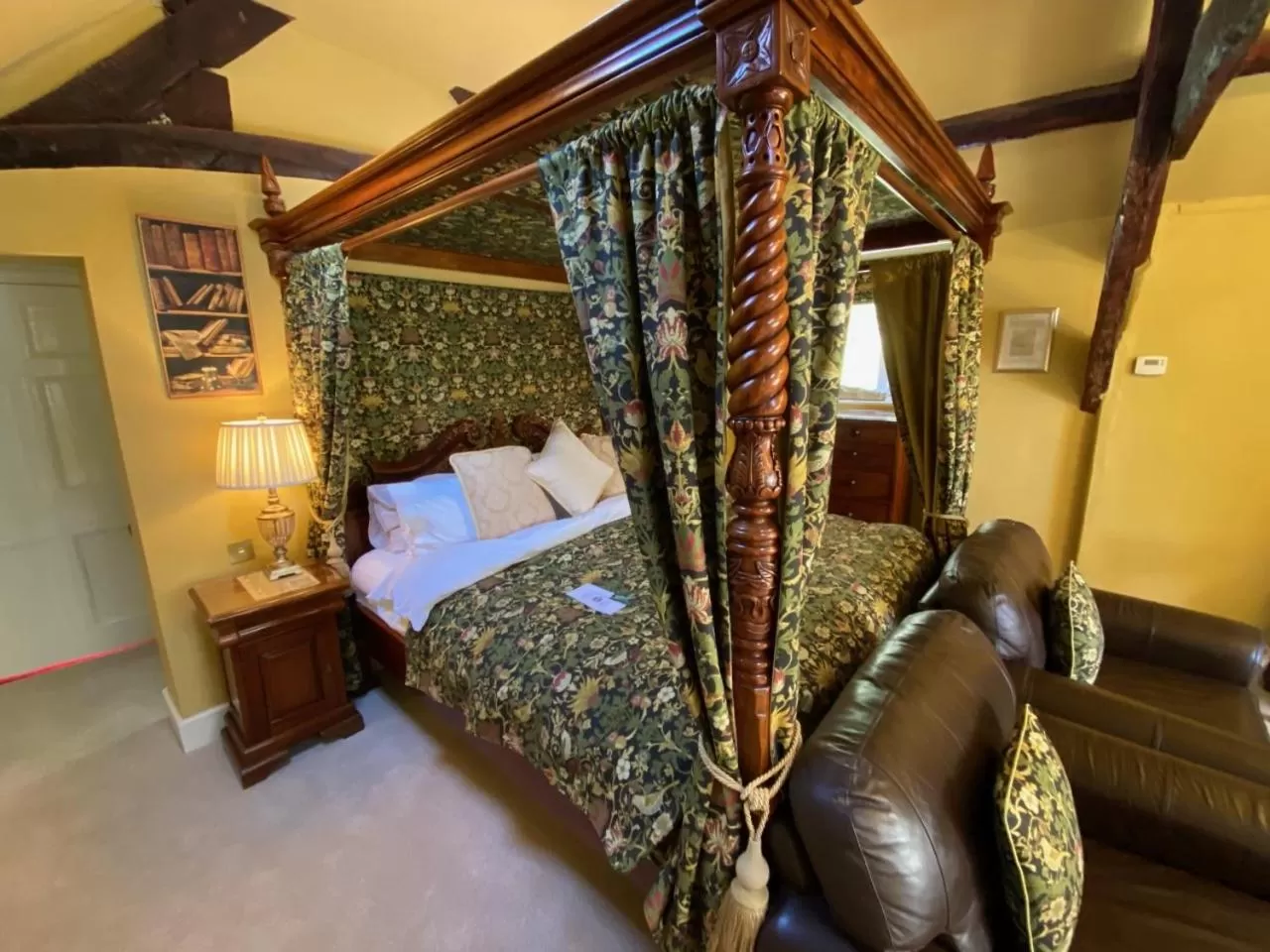 Bed in Plas Tan-Yr-Allt Historic Country House B&B