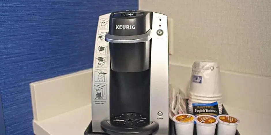 Coffee/Tea Facilities in Holiday Inn Express Brampton, an IHG Hotel