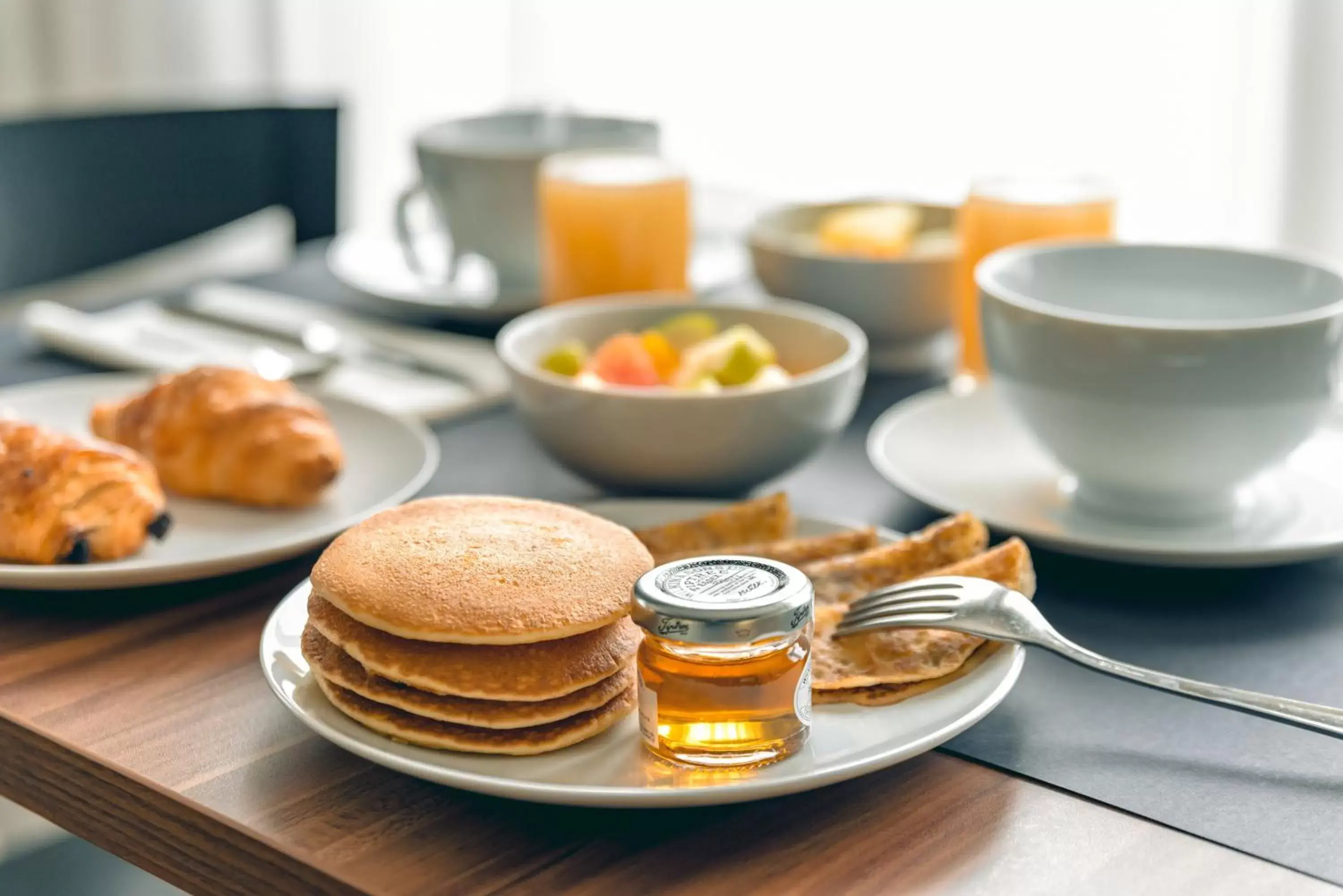 Food close-up, Breakfast in Atrium Hôtel Valence Ville