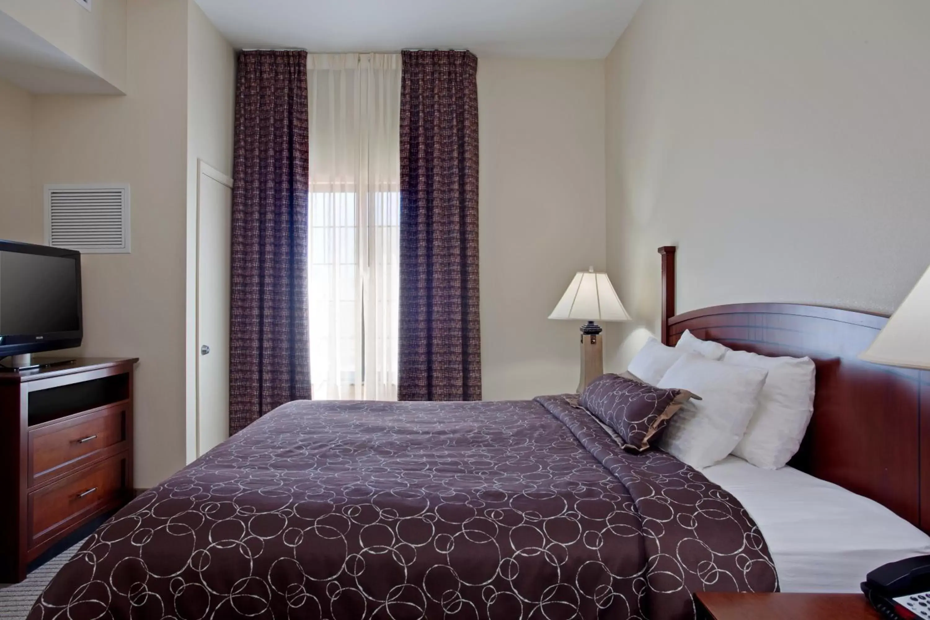 Bedroom, Bed in Staybridge Suites Palmdale, an IHG Hotel