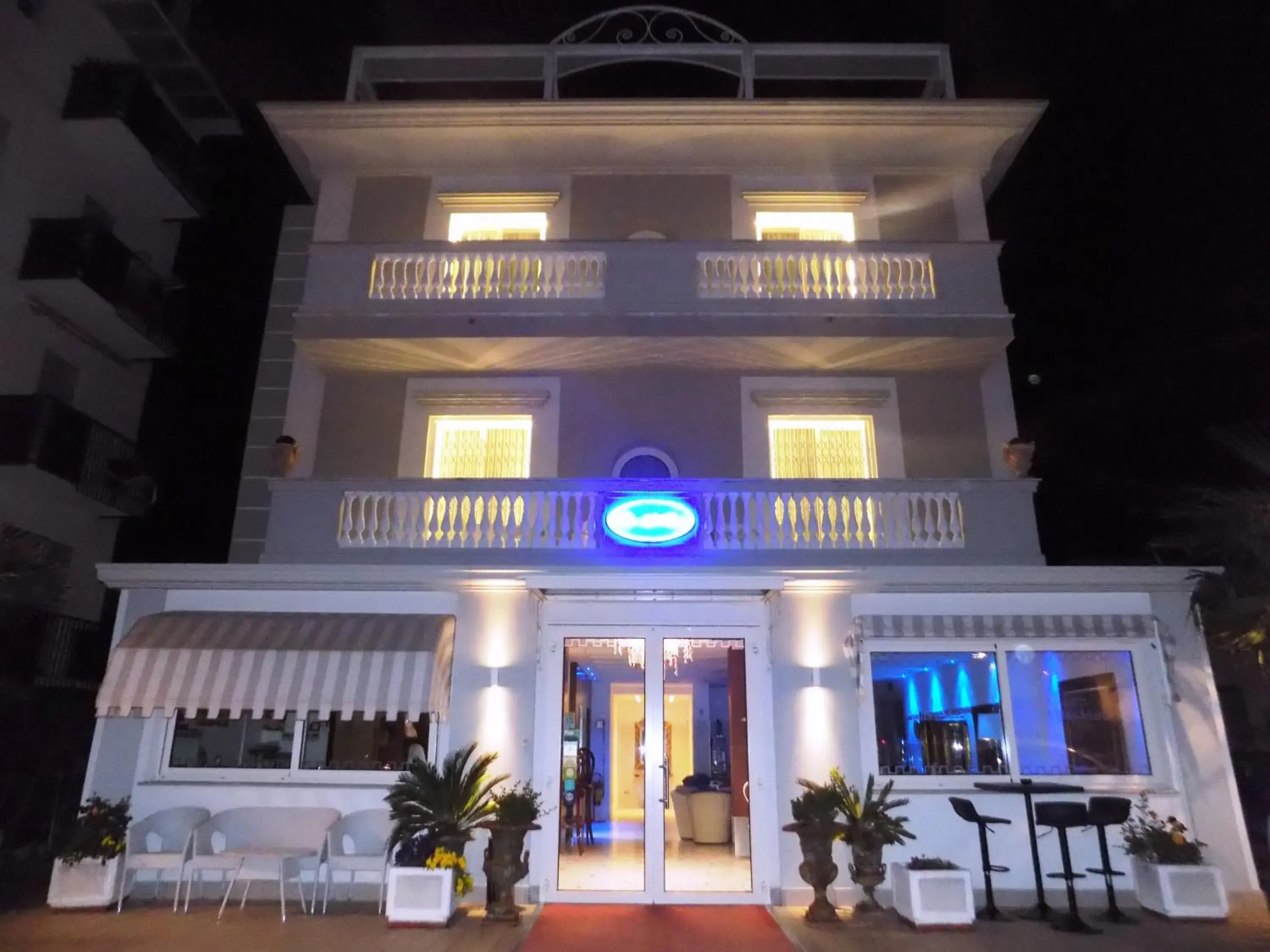 Facade/entrance, Property Building in Hotel Residence Villa Del Mare