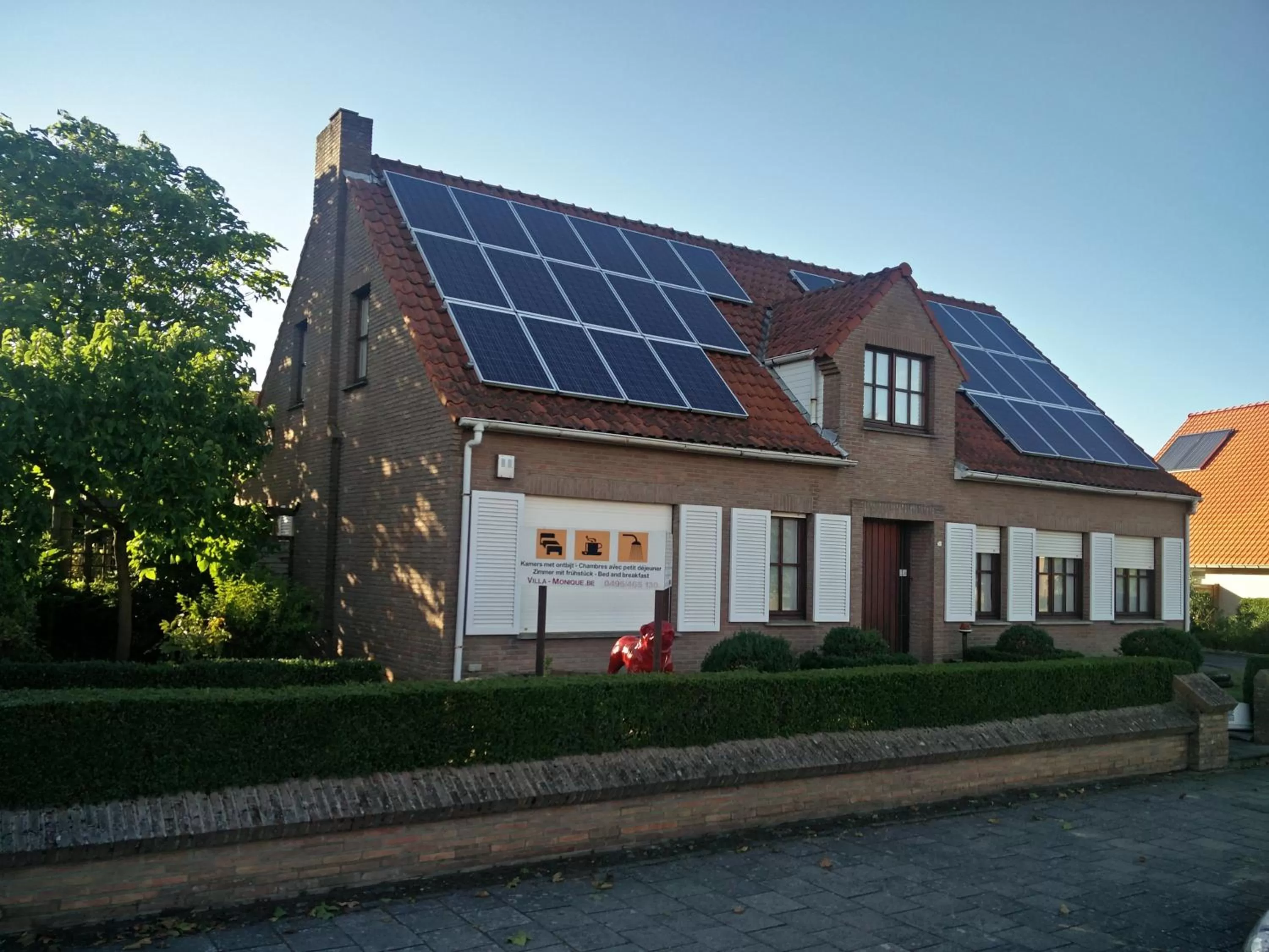 Property Building in Villa Monique