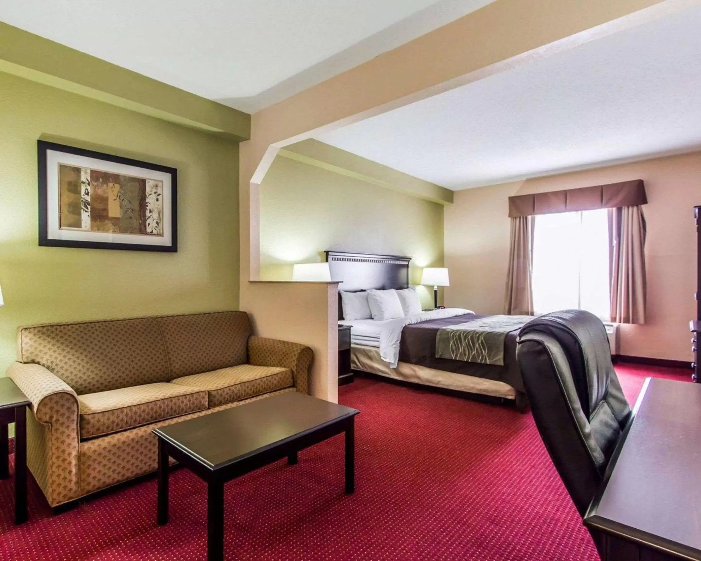 King Suite with Sofa Bed - Non-Smoking in Comfort Inn & Suites Lincoln Talladega I-20