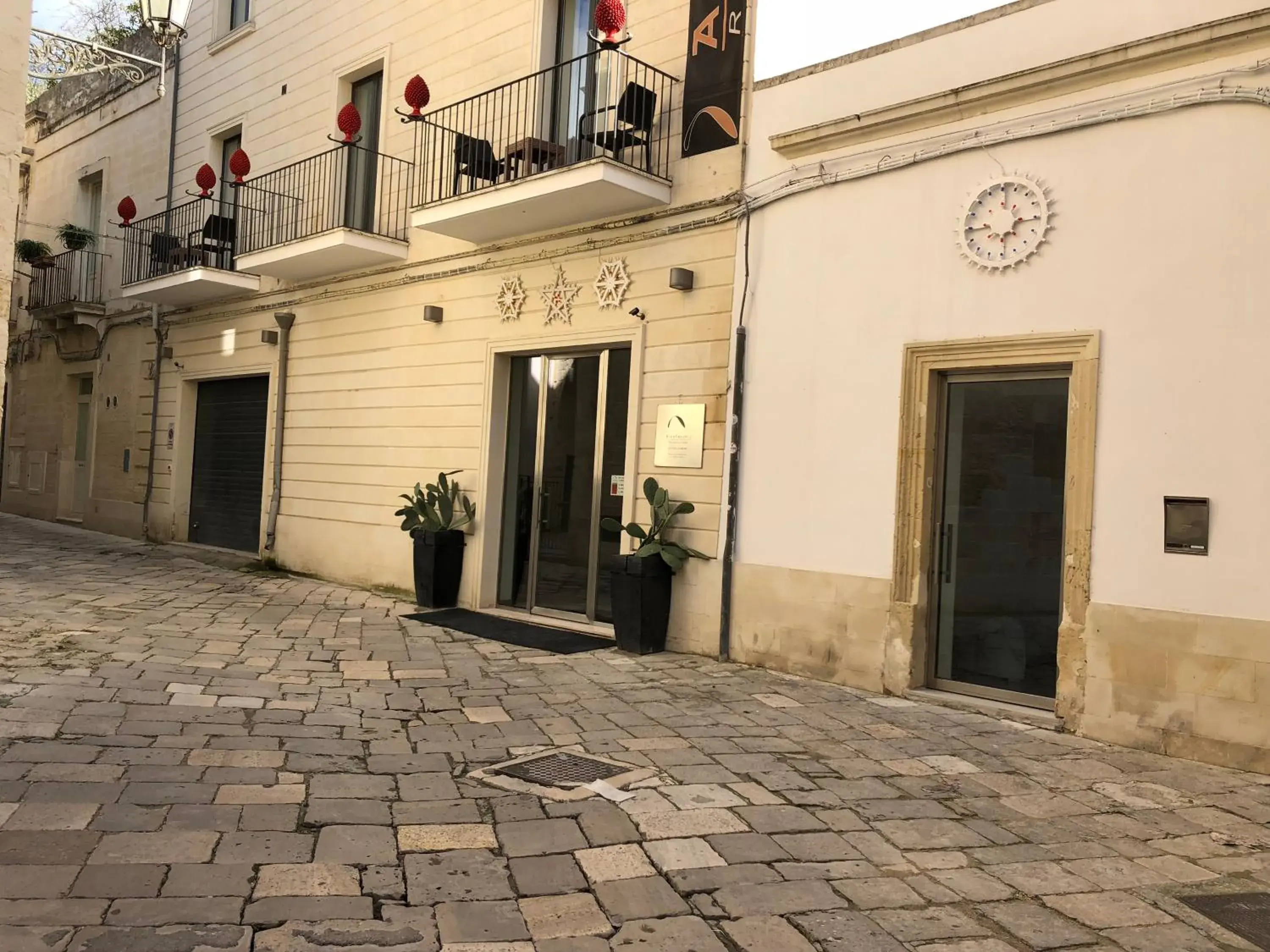 Facade/entrance in Arco Vecchio