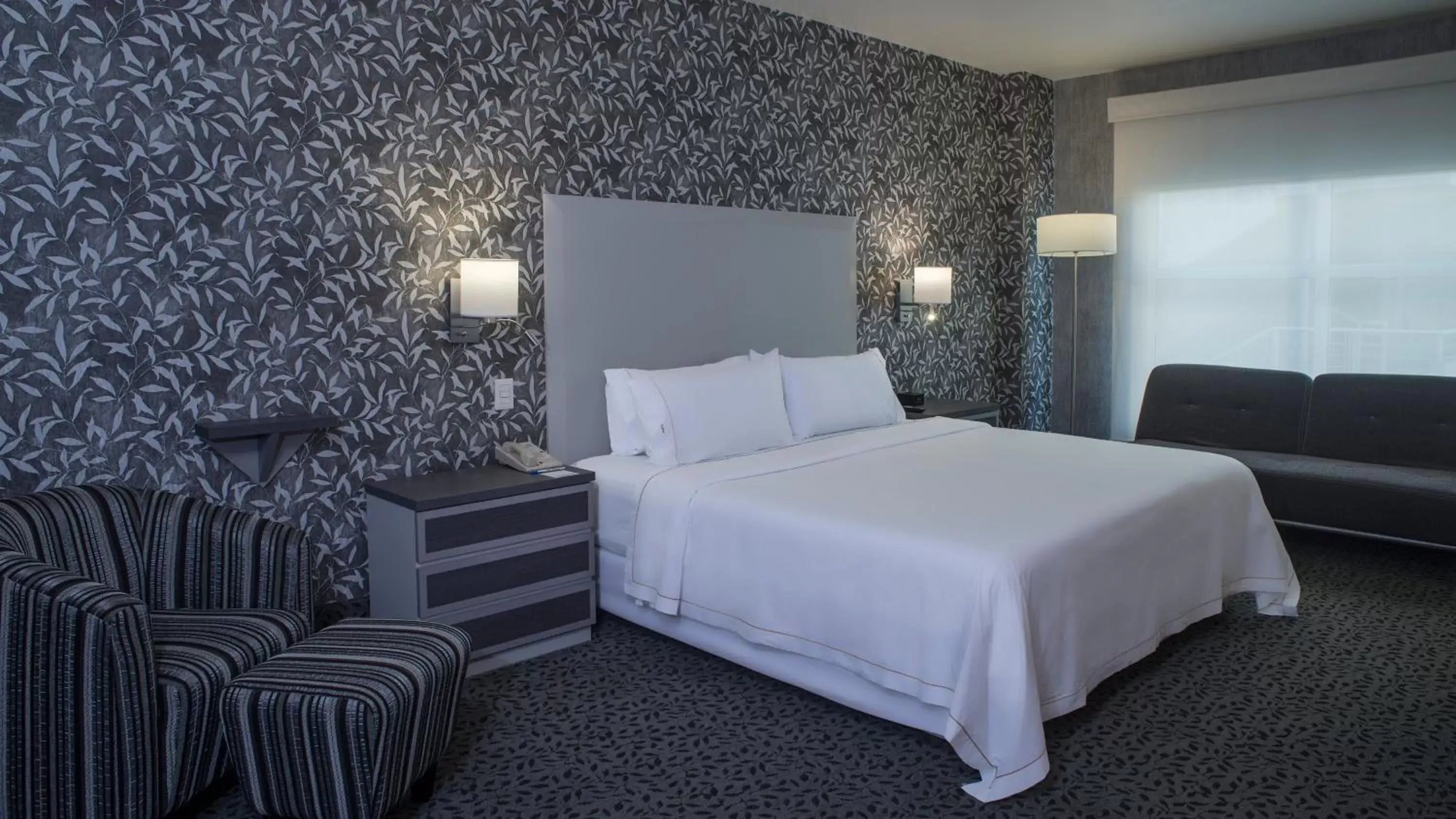 Photo of the whole room, Bed in Holiday Inn Express & Suites Queretaro, an IHG Hotel