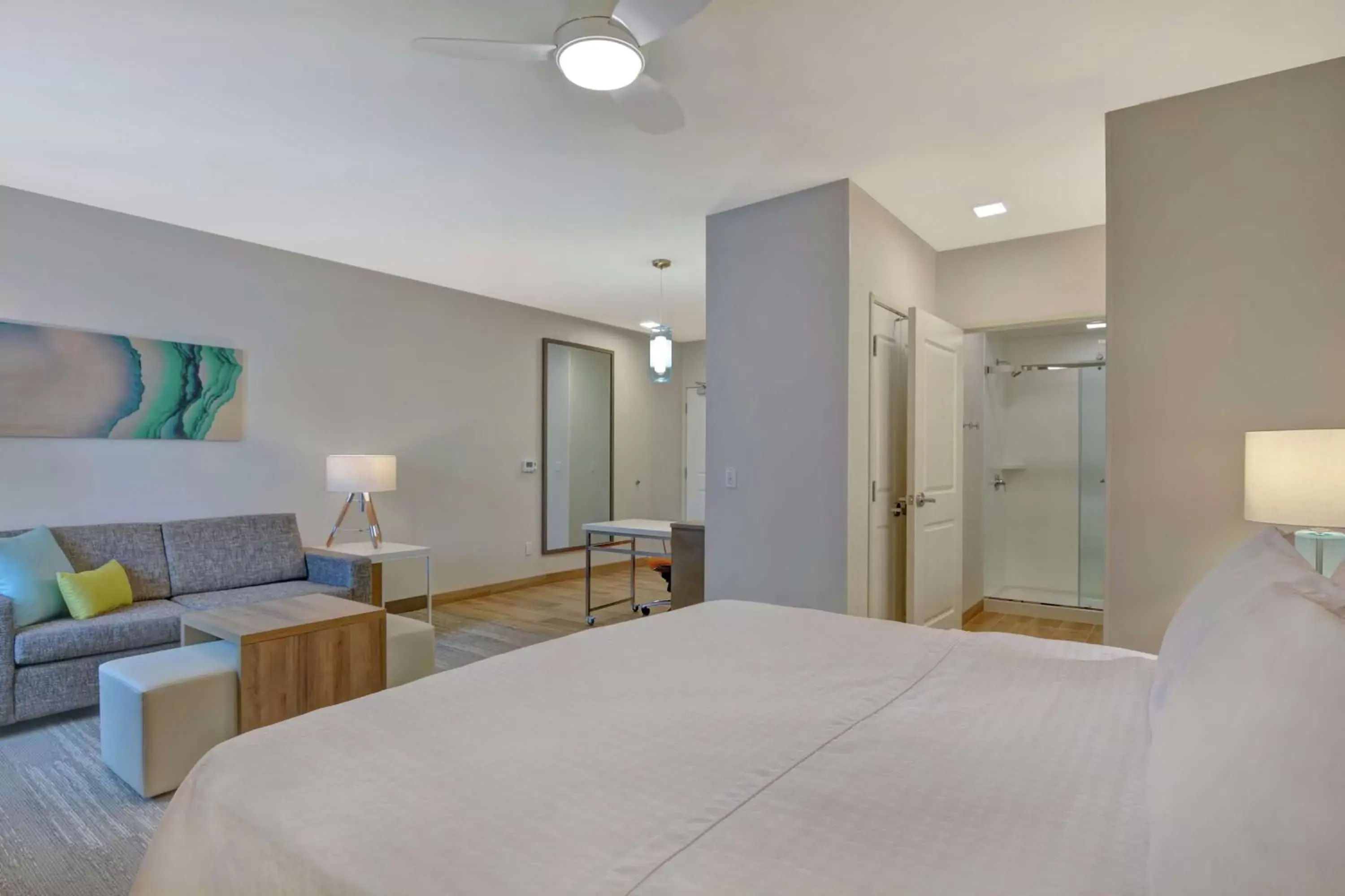 Bathroom, Bed in Homewood Suites By Hilton Chula Vista Eastlake