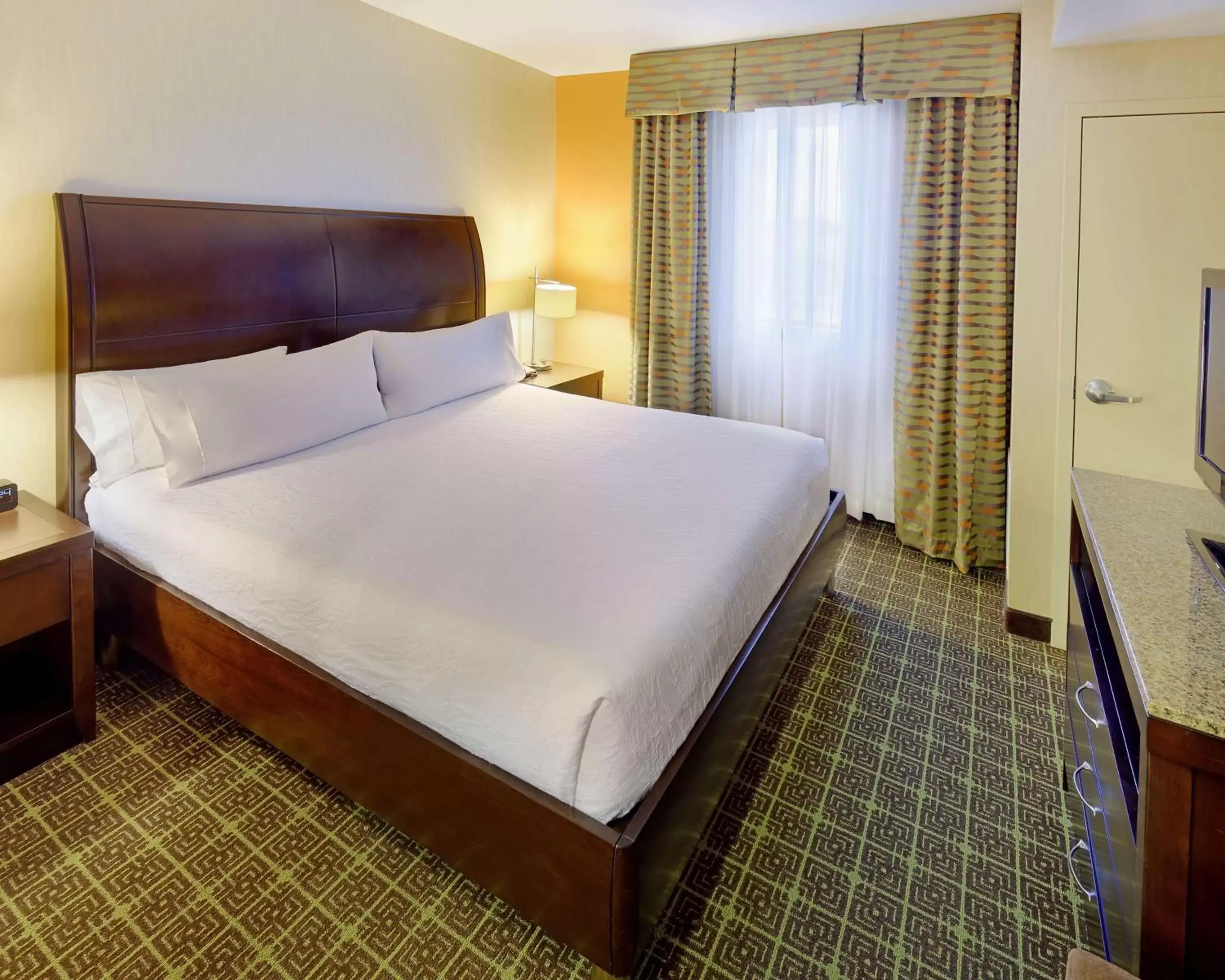 Bedroom, Bed in Hilton Garden Inn Springfield, MO